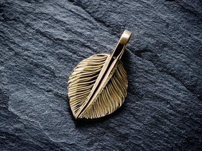 P-522L ALL K18 HEARTFEATHER (M)