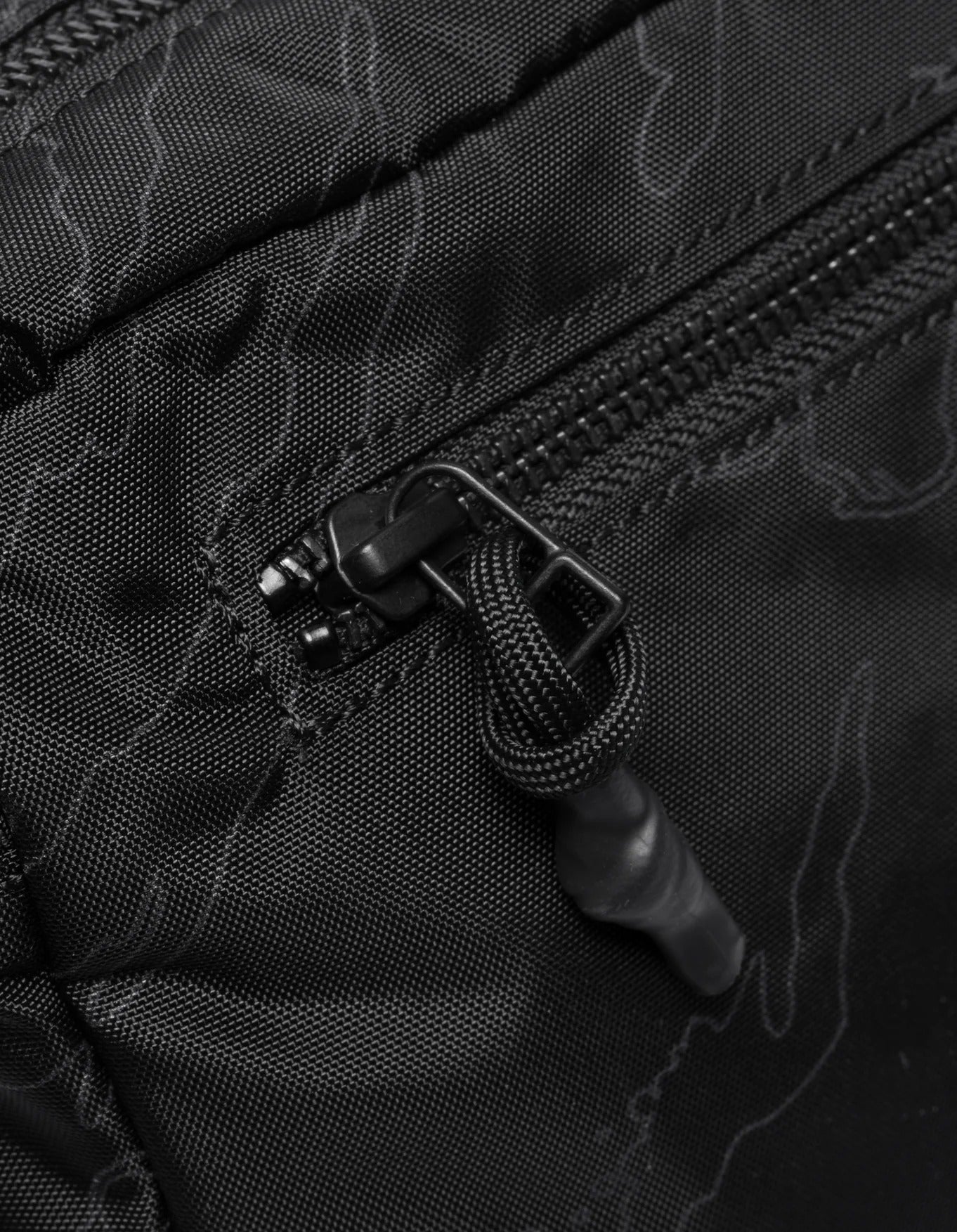 1532 CAMO M.A.L.I.C.E. CROSS BODY BAG - BLACK