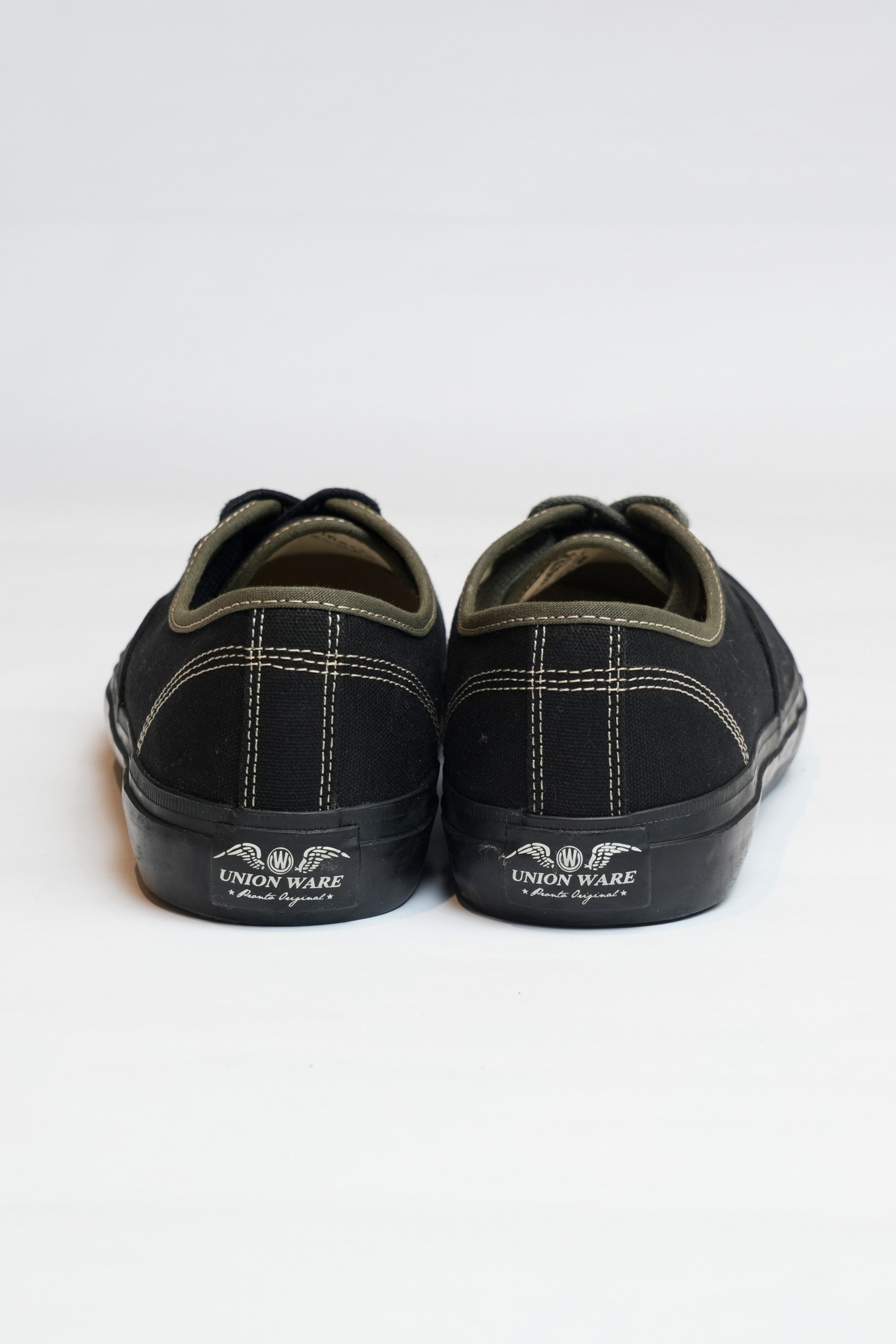 DECK WALKER - BLACK CANVAS