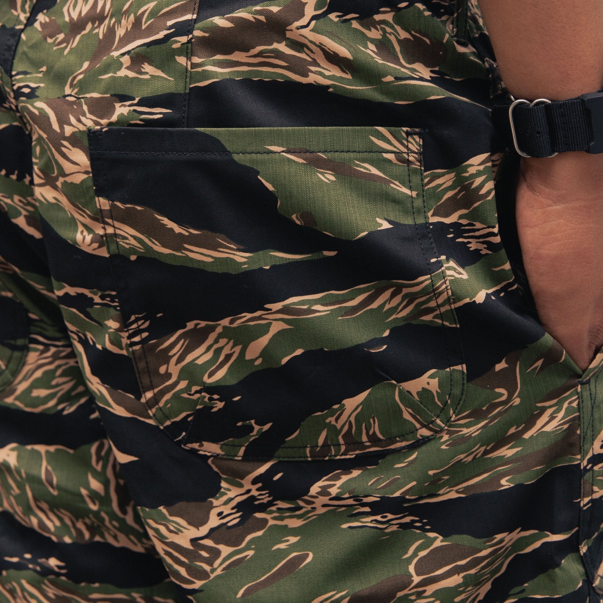 SHORT DECK PANTS - TIGER CAMO