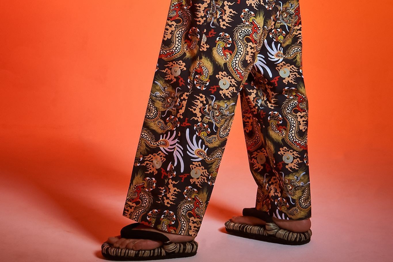 TOMAS TOMAS 108 DRAGONS PANTS - BLACK/MULTI