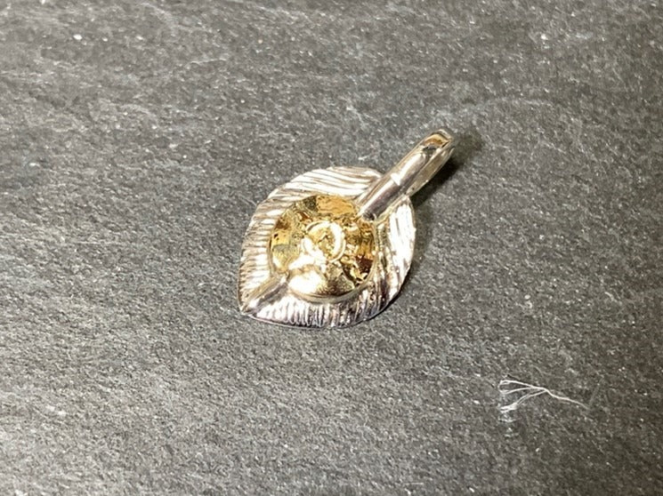 P-710L HEART FEATHER WITH K18 (M)