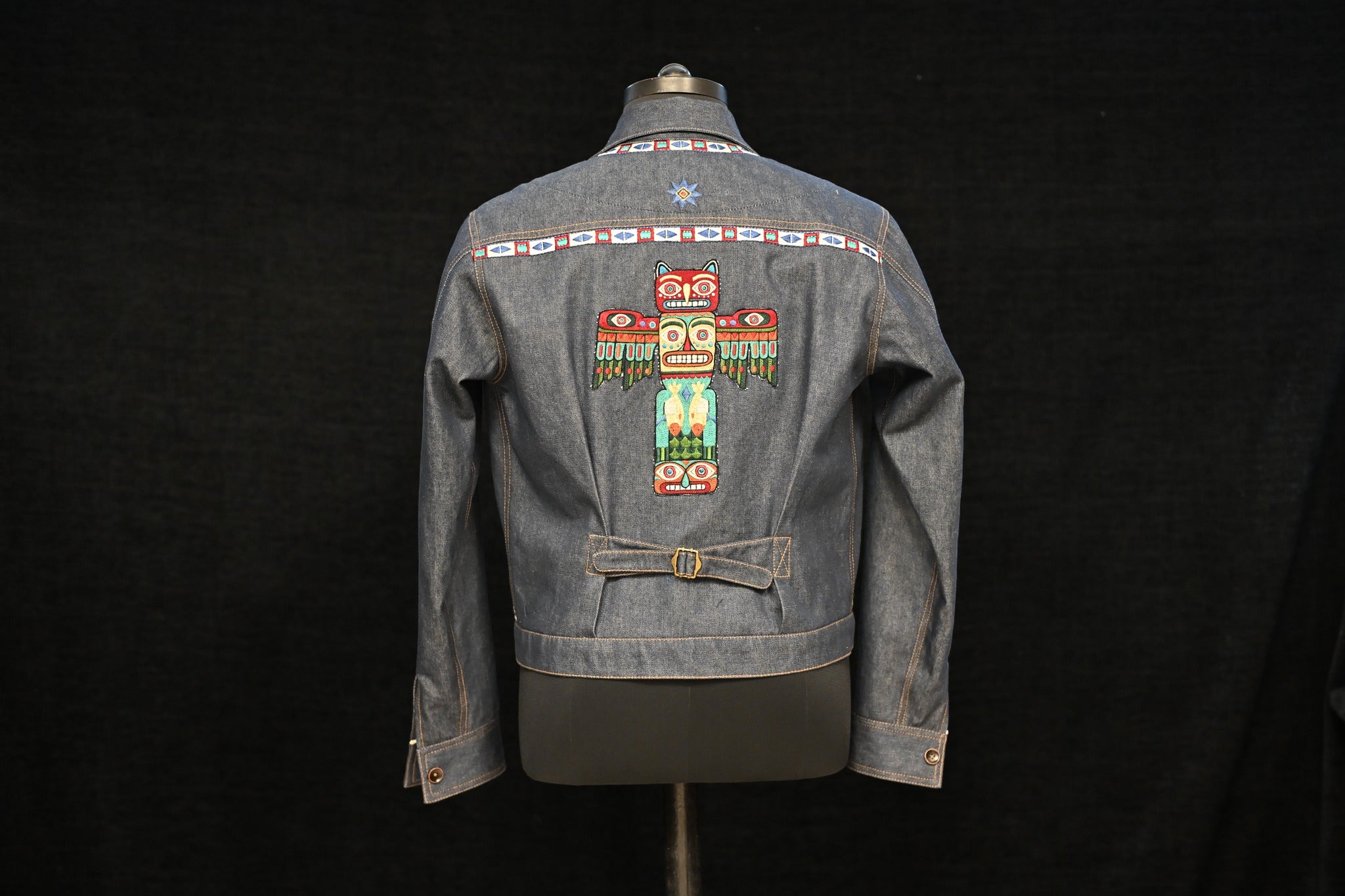 AK/PR/LOT1/JKT/006 Navajo Embroidered Denim Jacket (Japan Selv Totem) - INDIGO