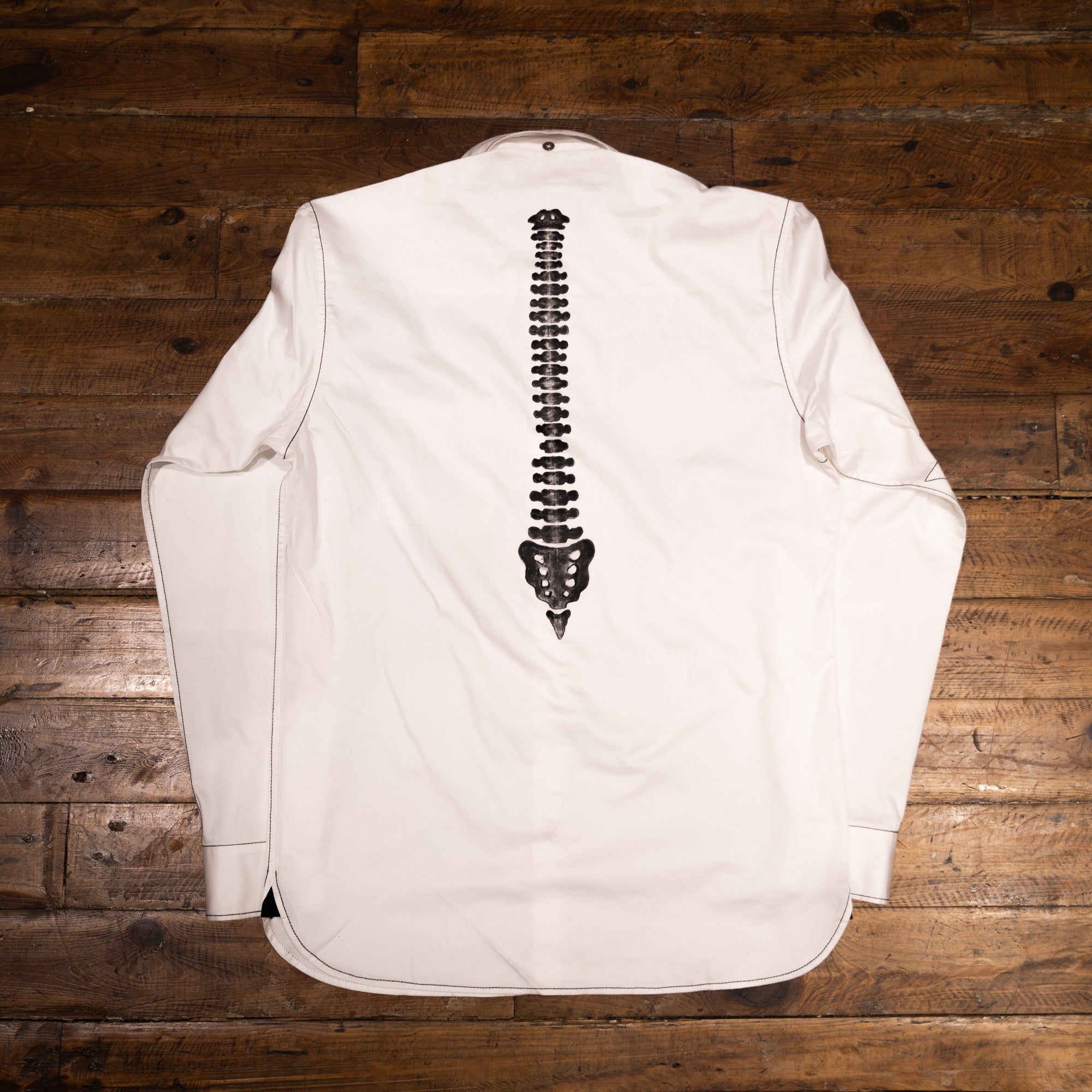 AK/PR/LOT1/SHRT042 Handpainted Skull & Vertebrae Back Cotton Shirt (White) - WHITE
