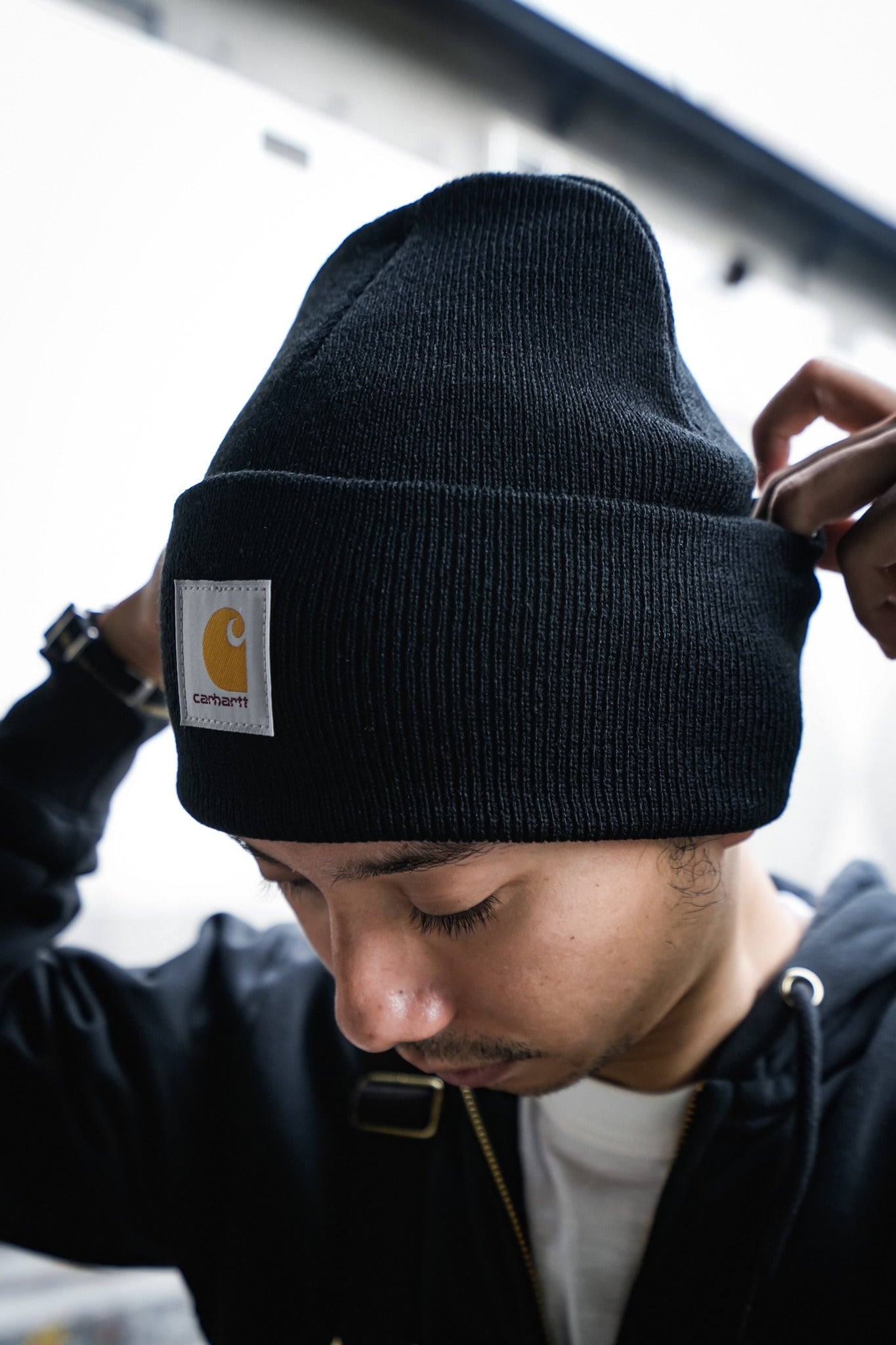 KNIT CUFFED BEANIE - BLACK