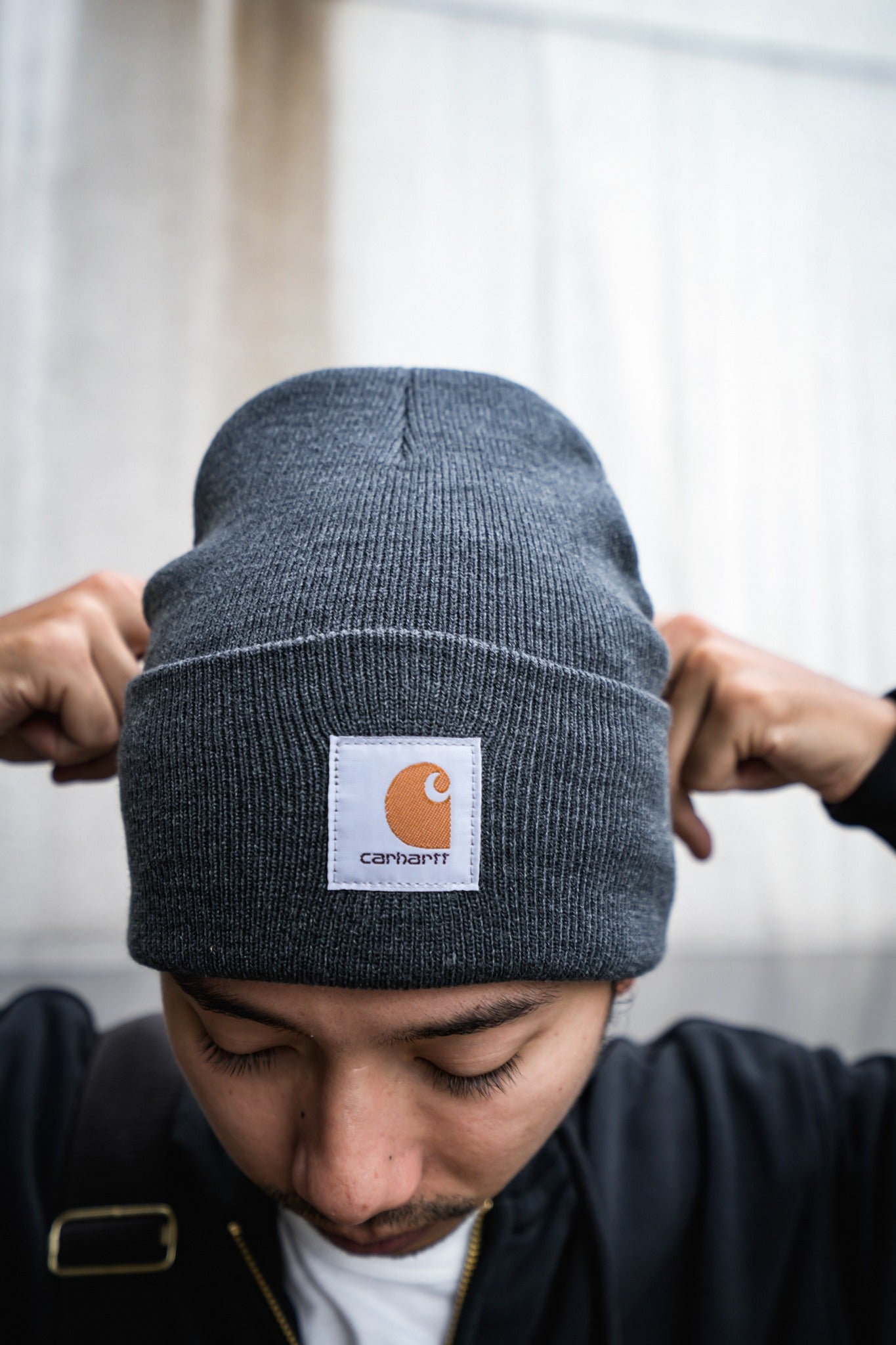 KNIT CUFFED BEANIE - COAL HEATHER