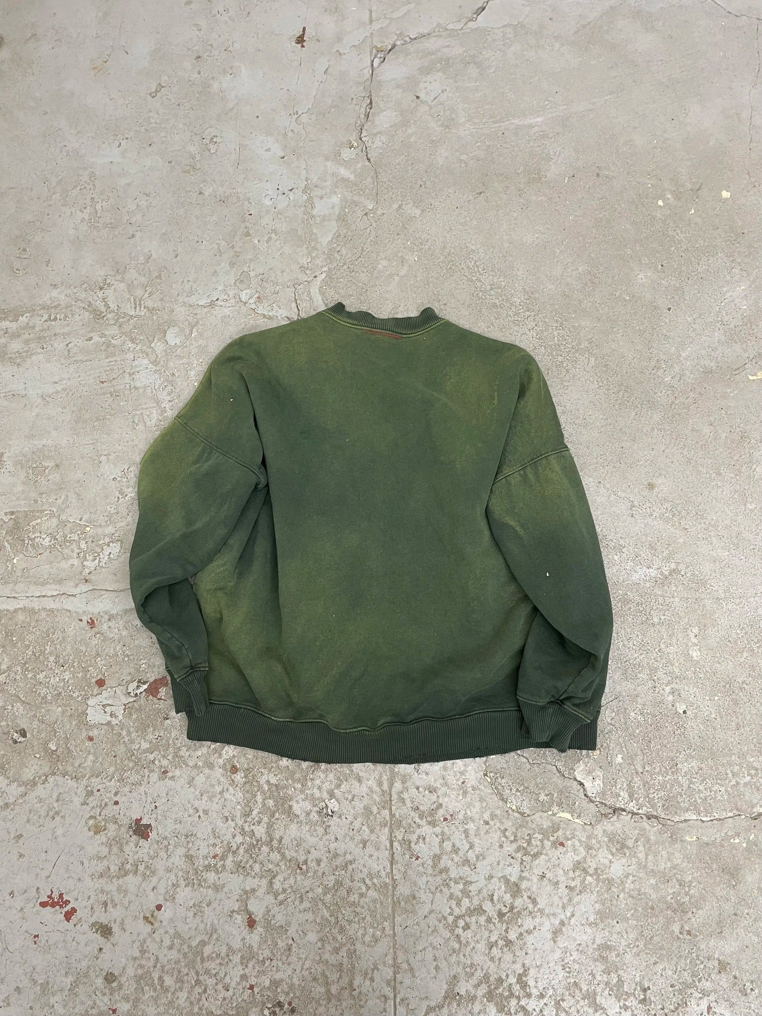 REVERSE POCKET CREW - AGED FOREST GREEN