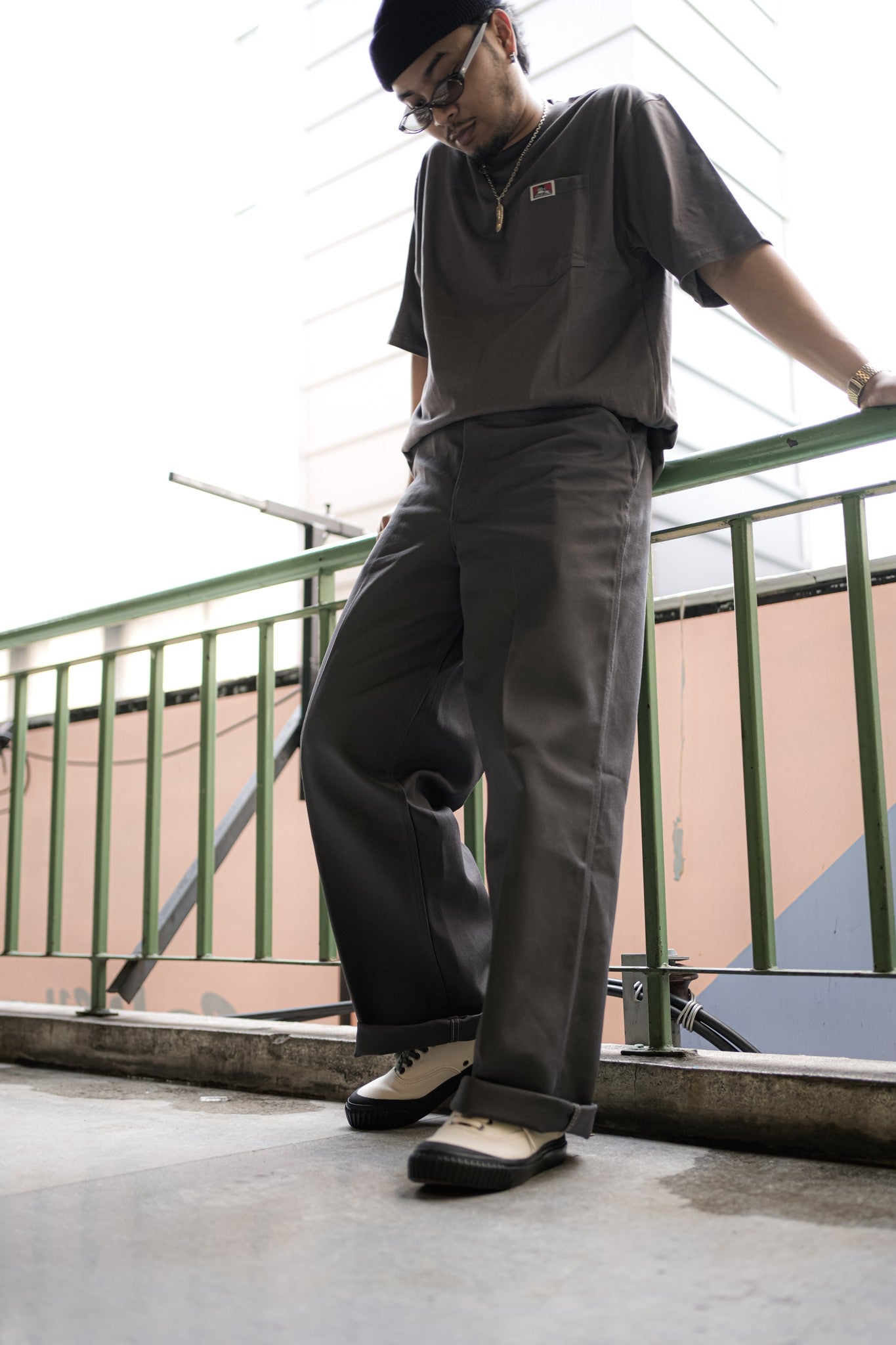 GORILLA CUT PANTS - CHARCOAL