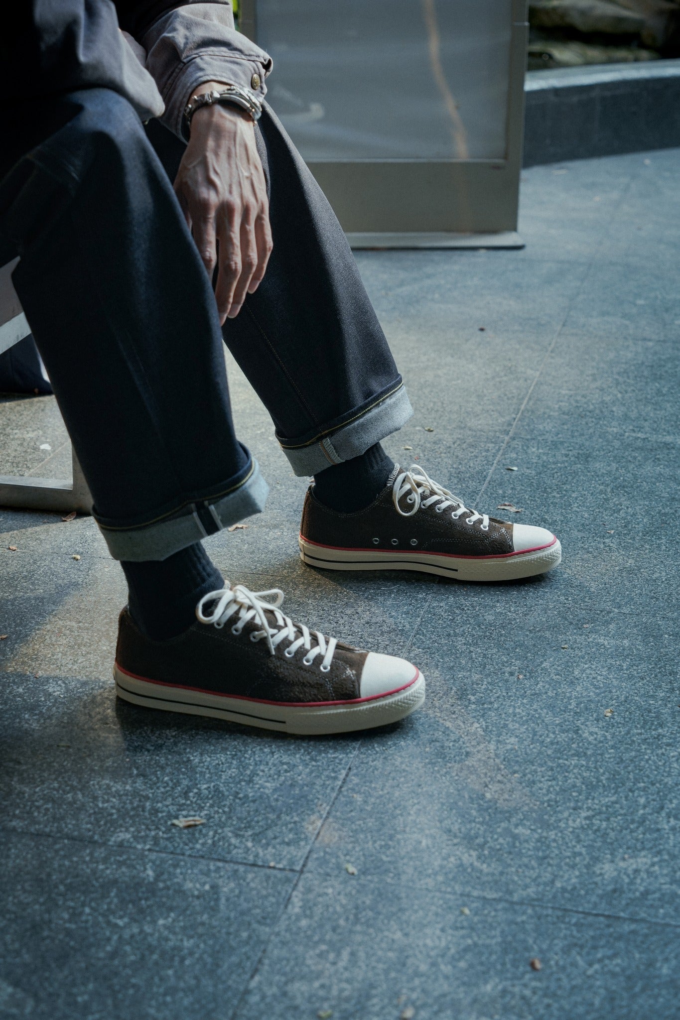 B-01 - SUEDE DARK BROWN