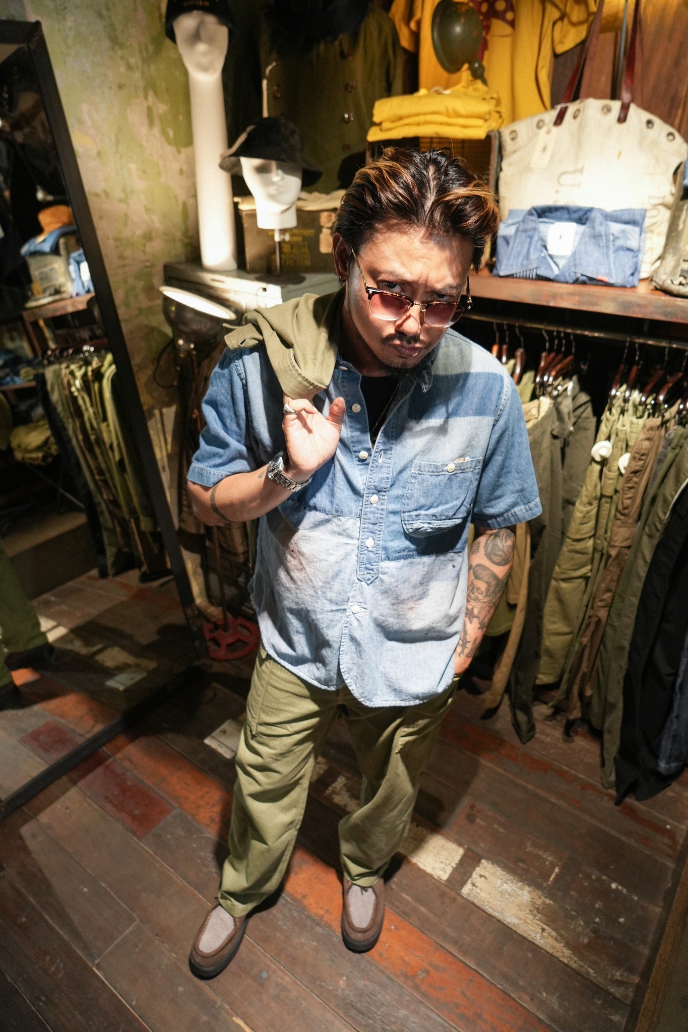 COTTON CHAMBRAY X DENIM DISTRESSED S/S VINTAGE SHIRT - CHAMBRAY