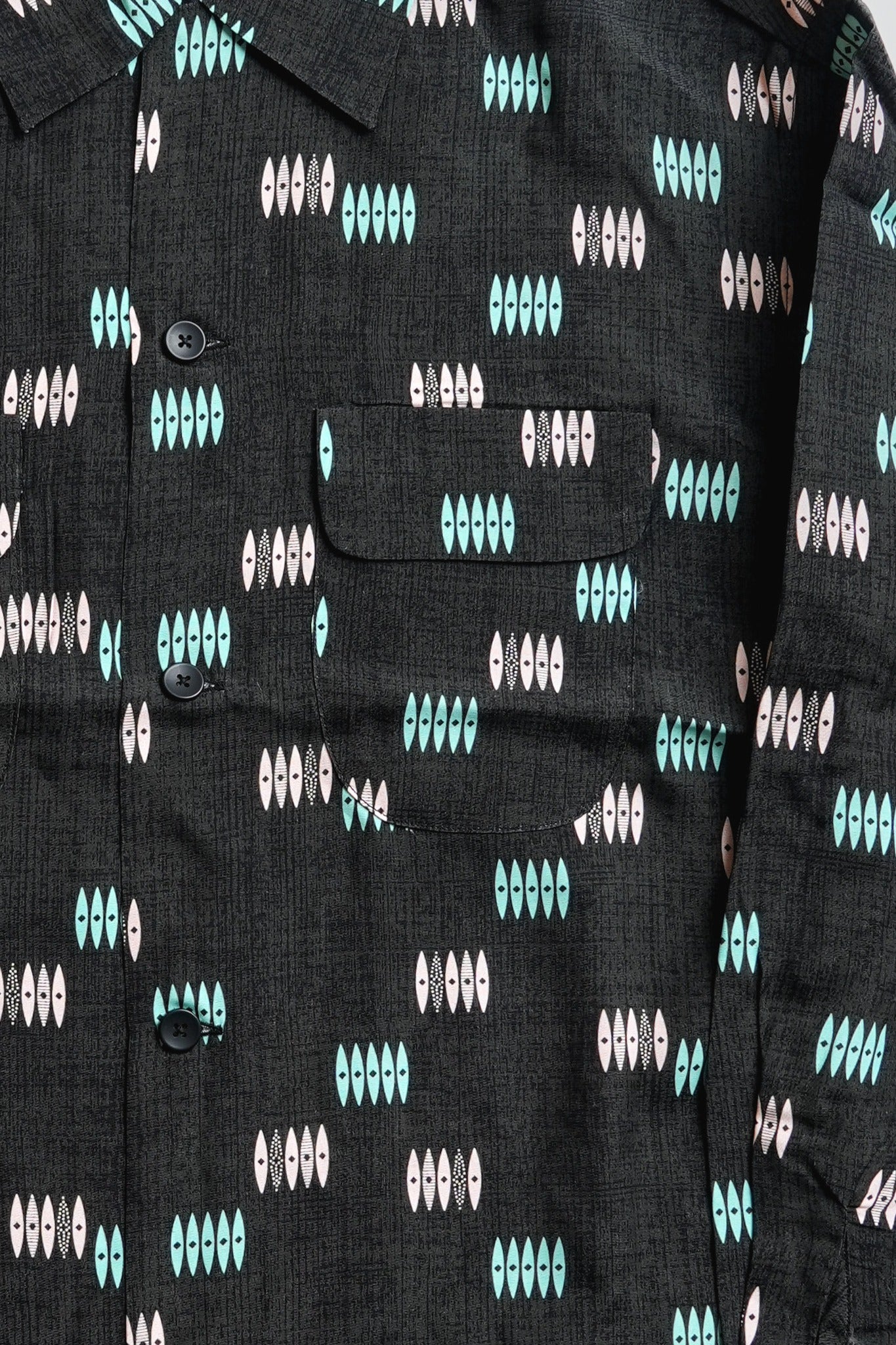 PRINTED LOOP COLLAR SHIRT - BLACK