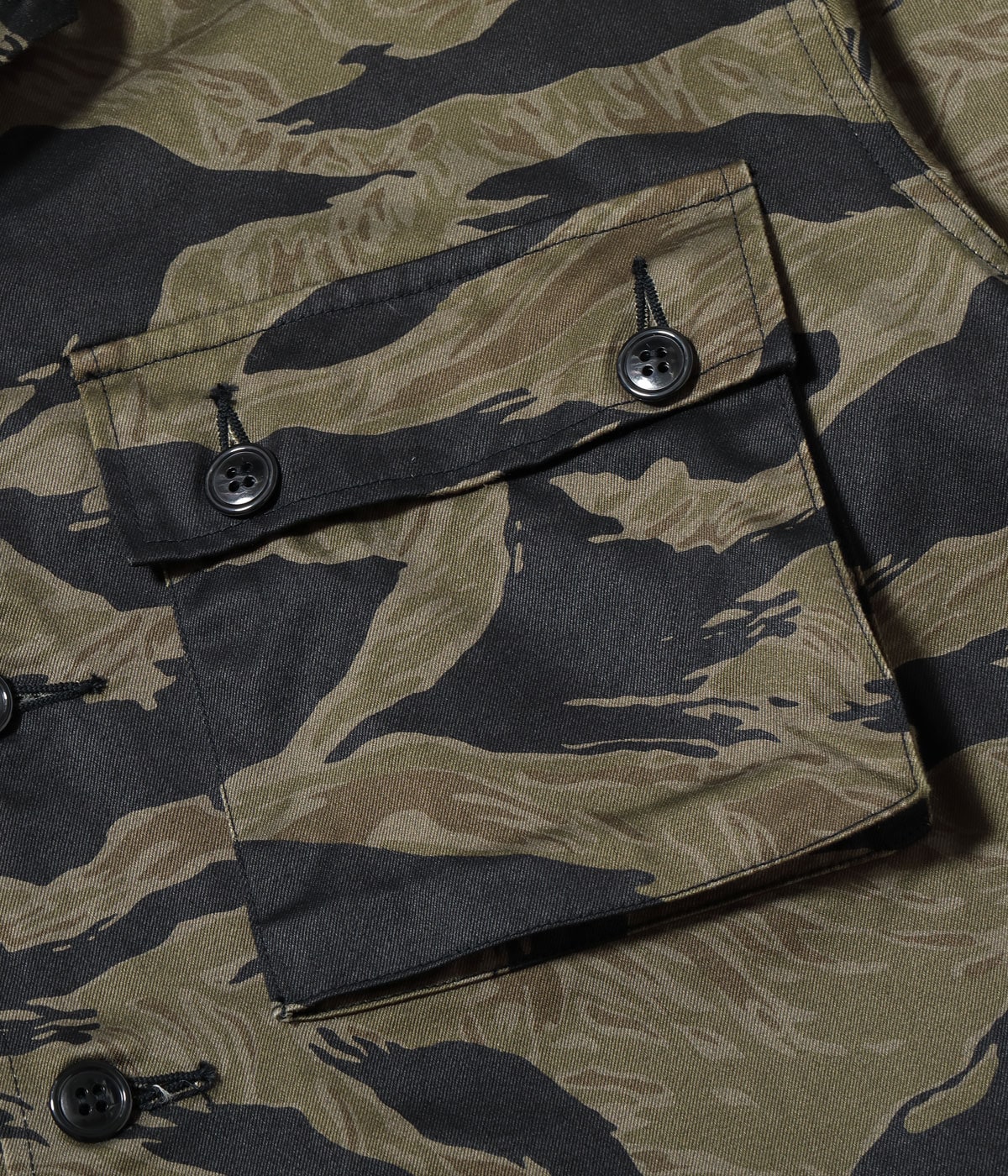 BR15778 WILLIAM GIBSON COLLECTION BLACK TIGER PATTERN JACKET OVER DYE - BLACK