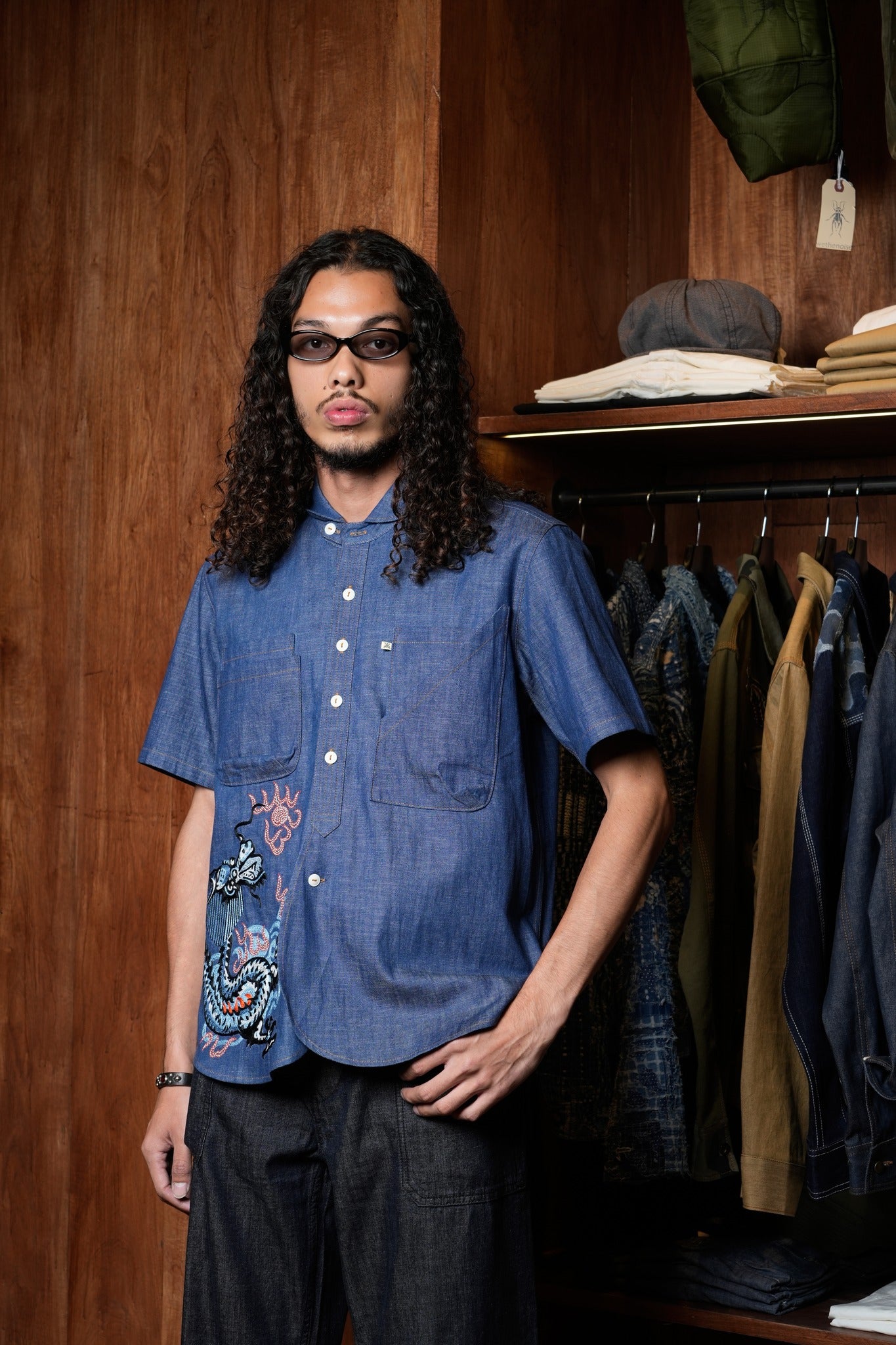 AK/PR/LOT2/SHRT053 Cargo 4-pocket workwear half-sleeve shirt with large embroidered Dragon motif - INDIGO