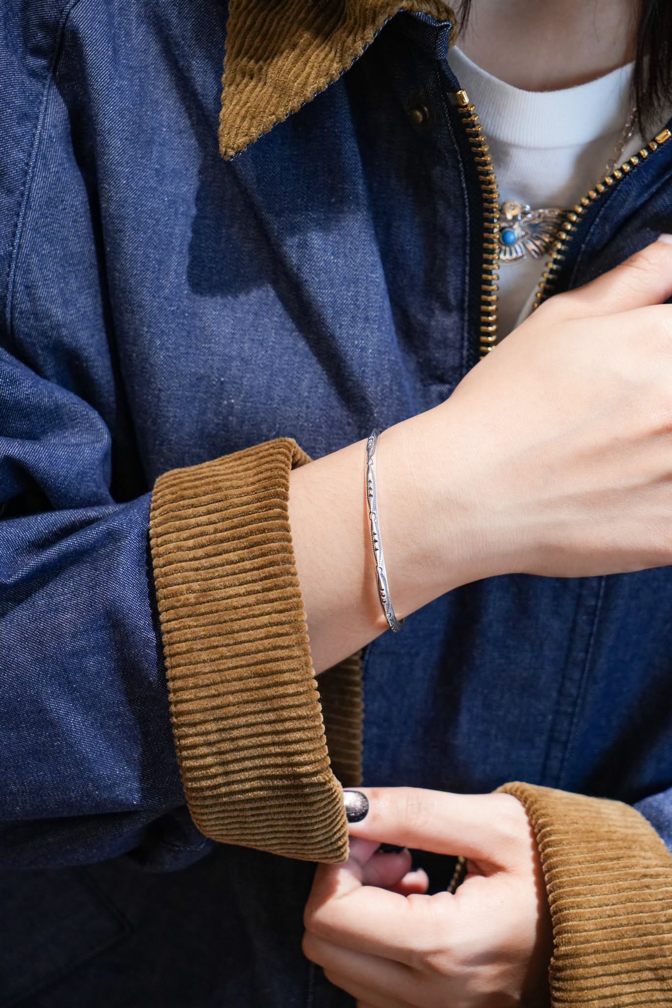 BR-0090 MEN'S THIN TRIANGLE BRACELET (3 POINT) - NO COLOR