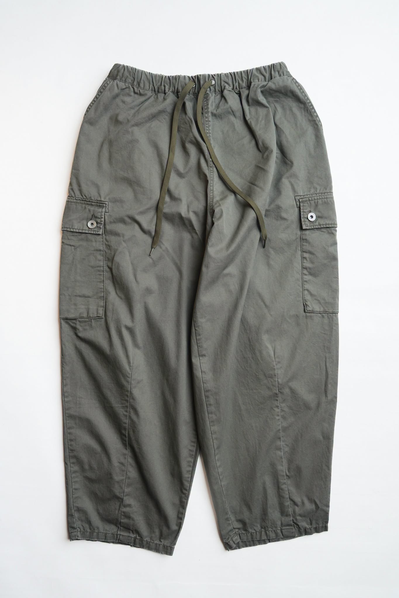 LIGHT PEACH TWILL BALOON MONKEY PANTS - GREEN