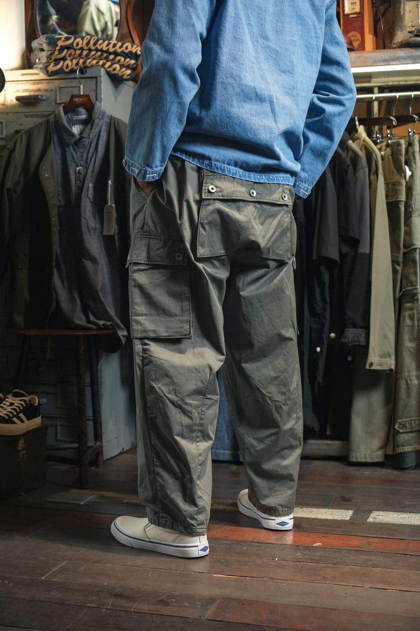 LIGHT PEACH TWILL BALOON MONKEY PANTS - GREEN