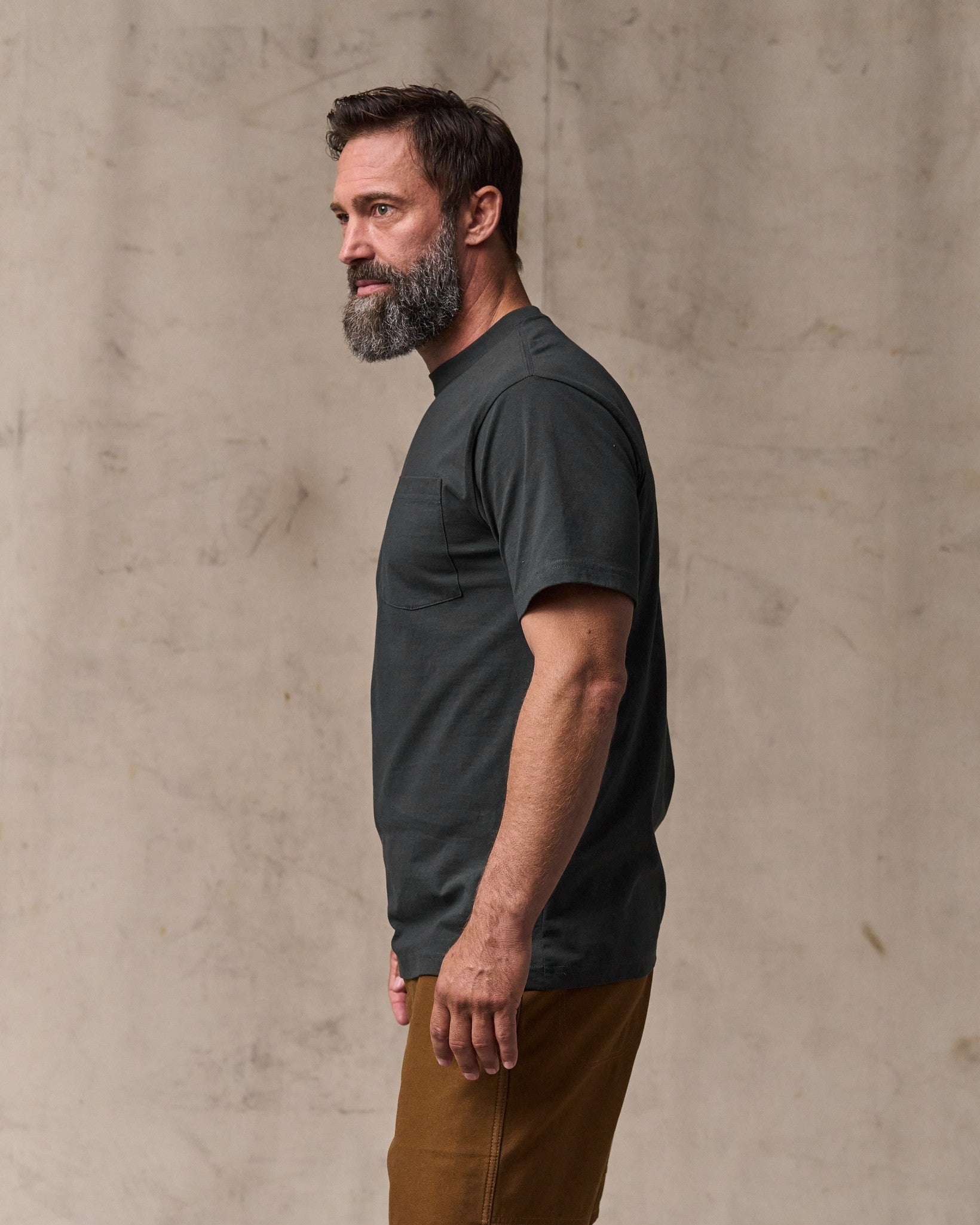 Outfitter Pocket T-shirt - Faded Black