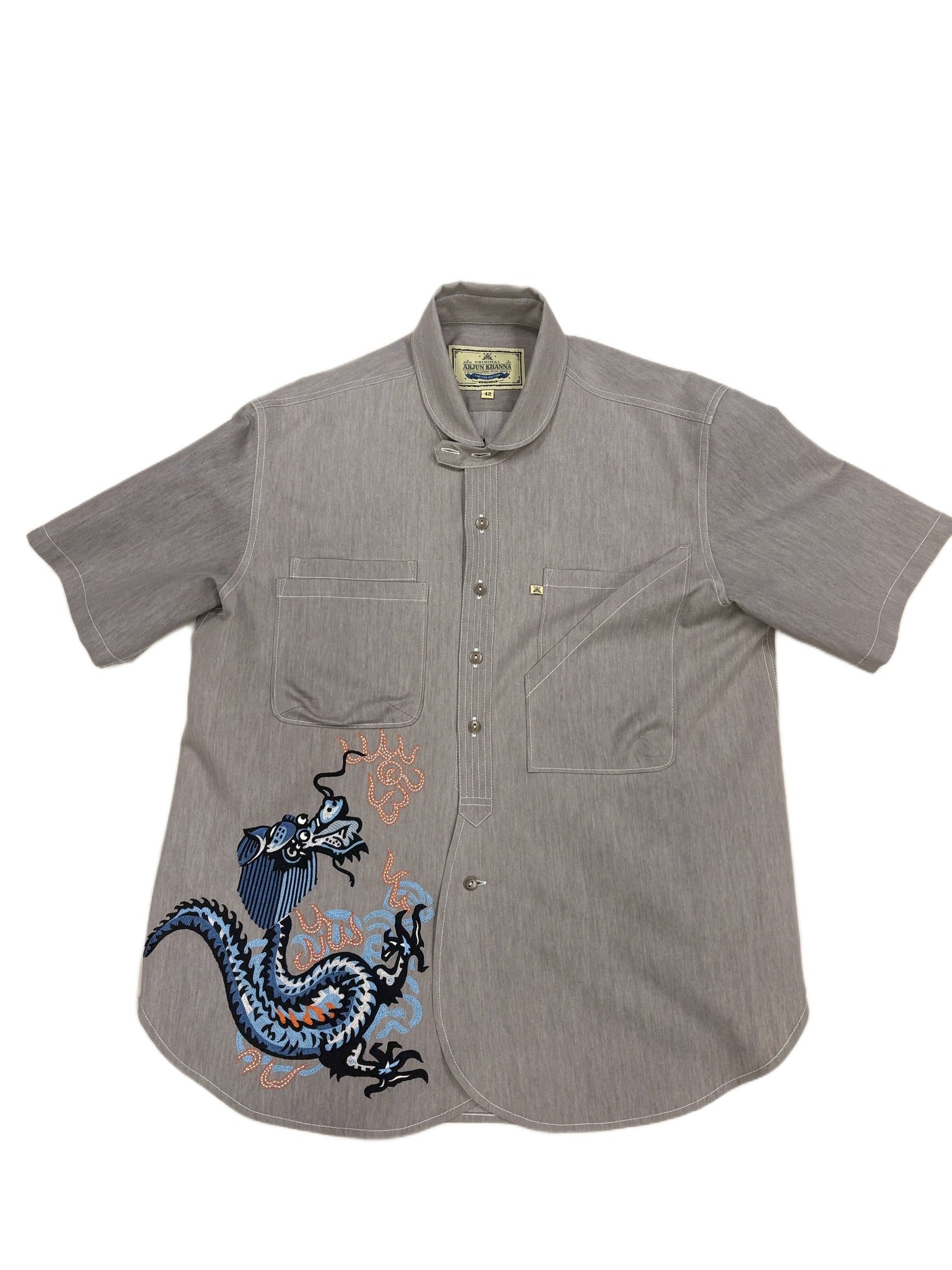 AK/PR/LOT2/SHRT049 Cargo 4-pocket workwear half-sleeve shirt with large embroidered Dragon motif - GREY