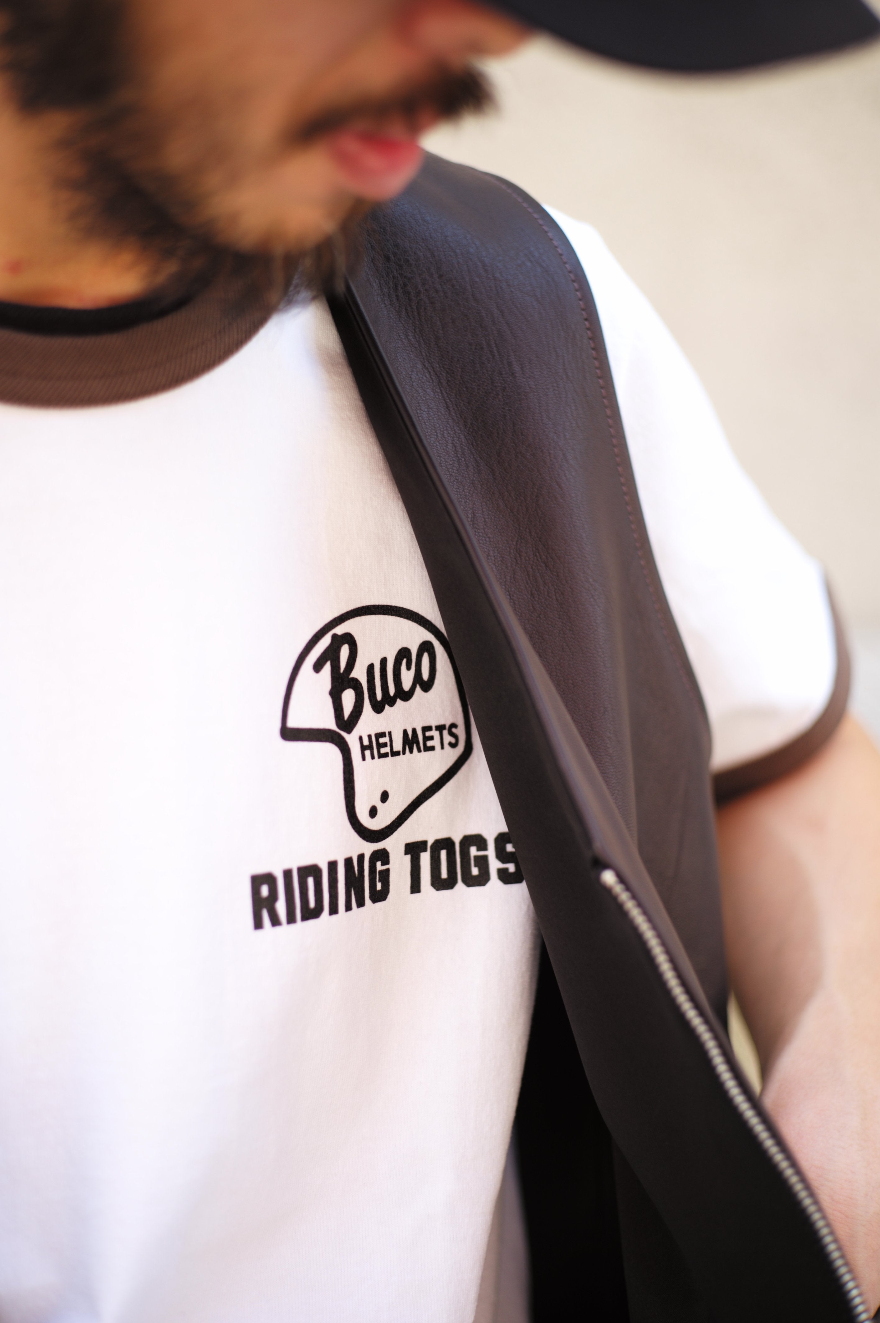 BUCO TEE / RIDING TOGS - WHITE/CHARCOAL