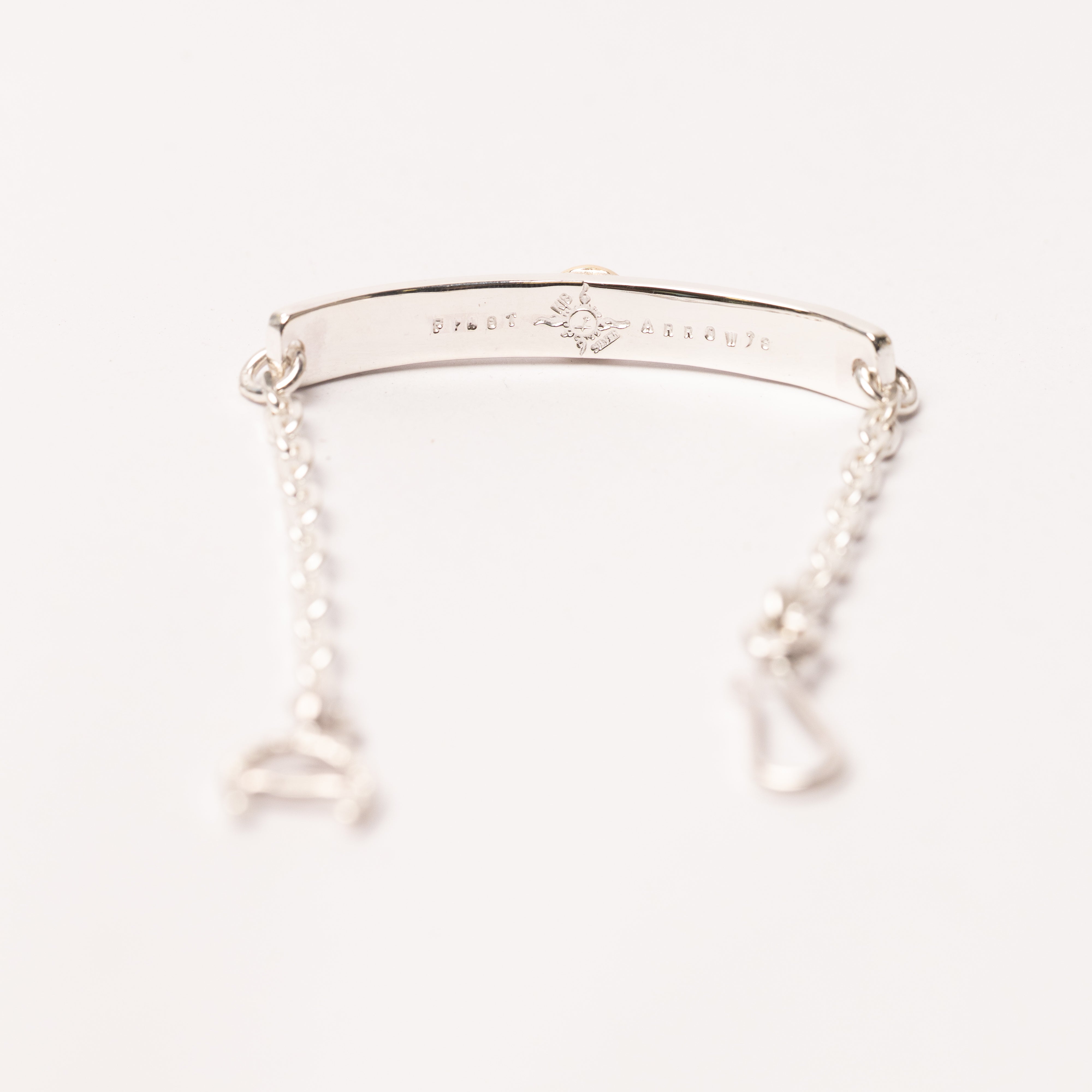 BR-046 K18 with arabesque carving 8mm plate chain bracelet