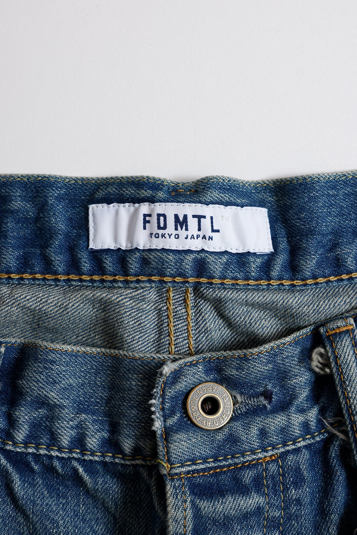 CLASSIC STRAIGHT DENIM CS134 (FA26) - INDIGO