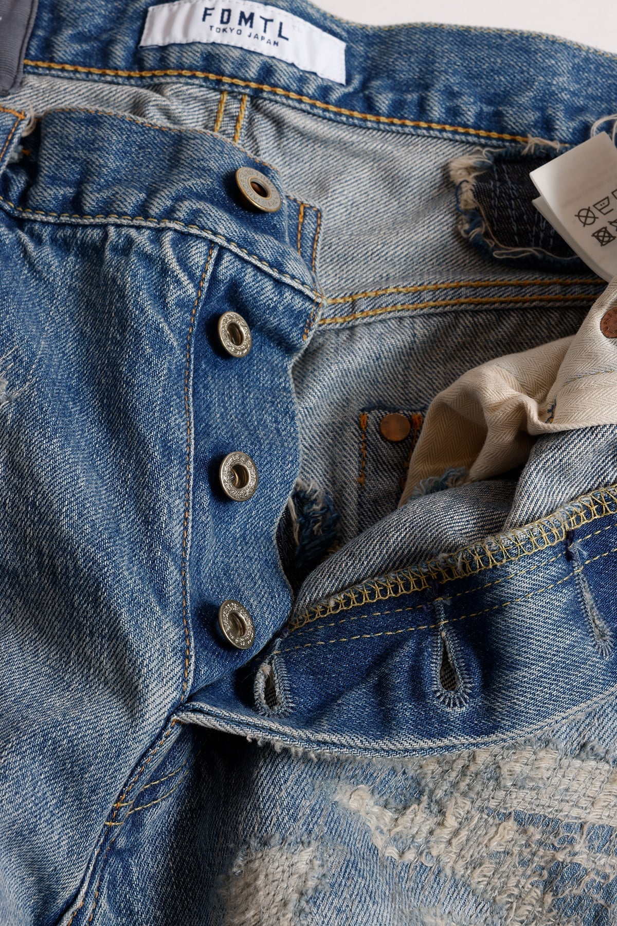 CLASSIC STRAIGHT DENIM CS136 (FA26) - INDIGO