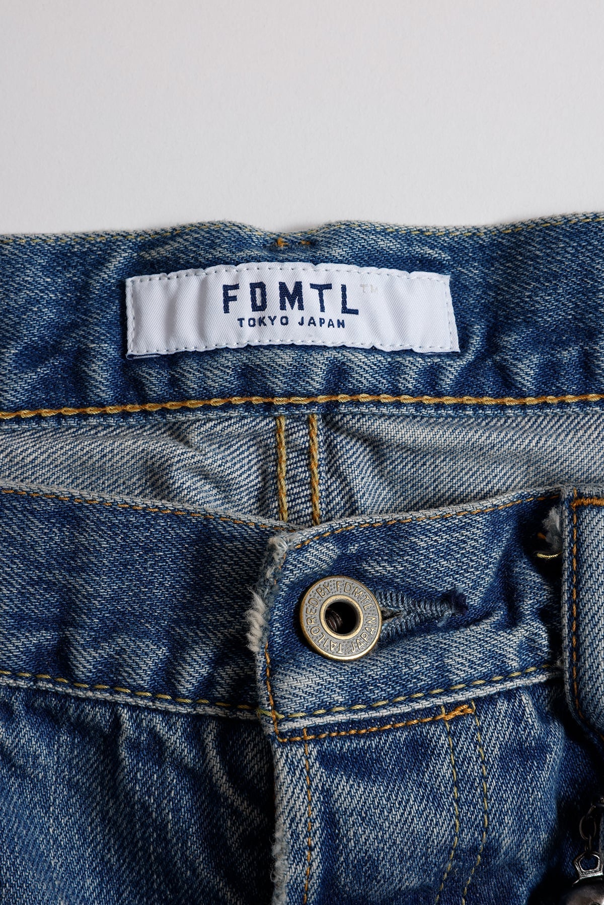 CLASSIC STRAIGHT DENIM CS136 (FA26) - INDIGO