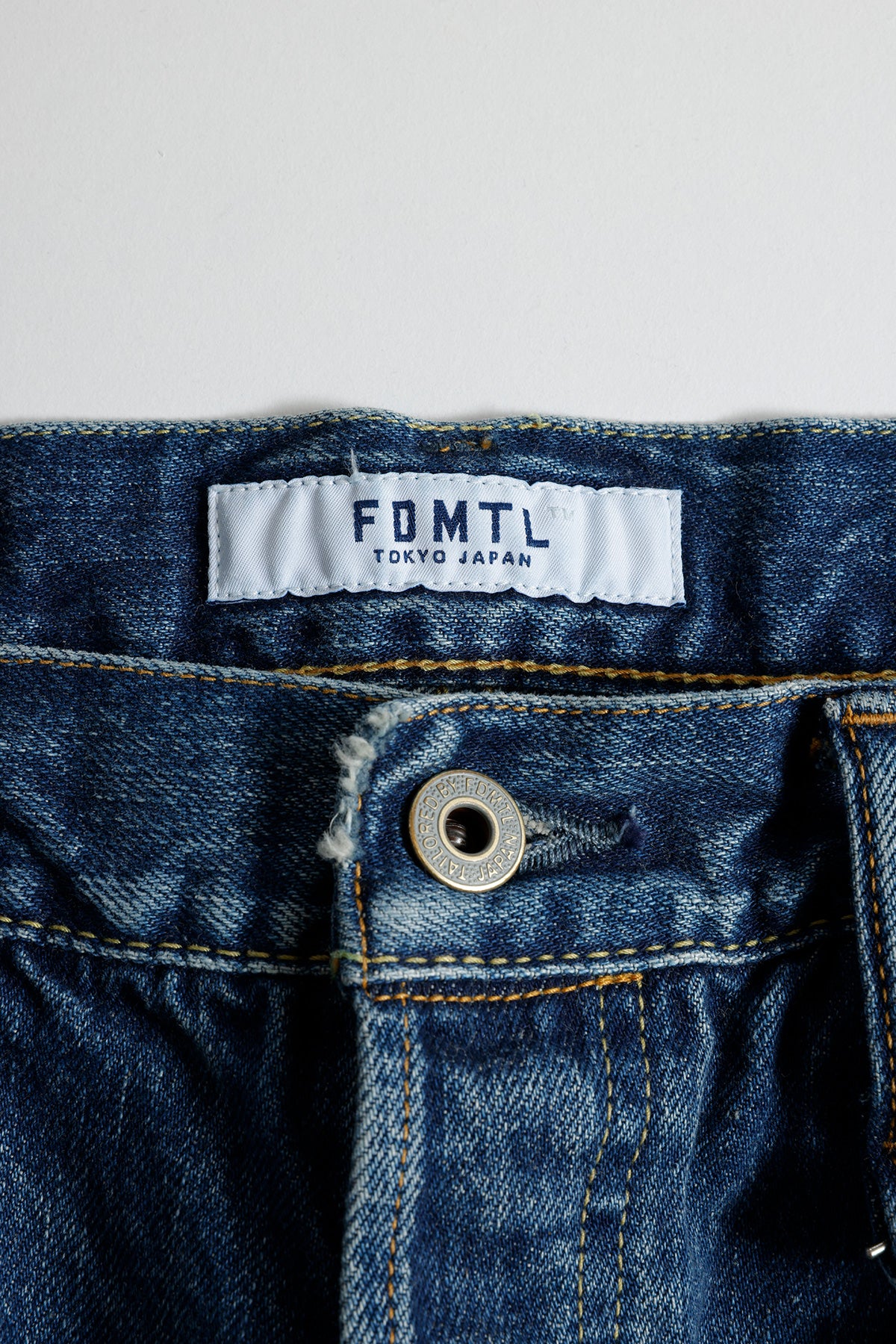 CLASSIC FIT DENIM CS128 (AW25) - INDIGO