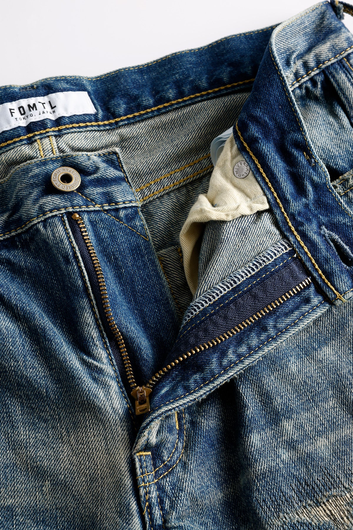 CLASSIC FIT DENIM CS131 (AW25) - INDIGO