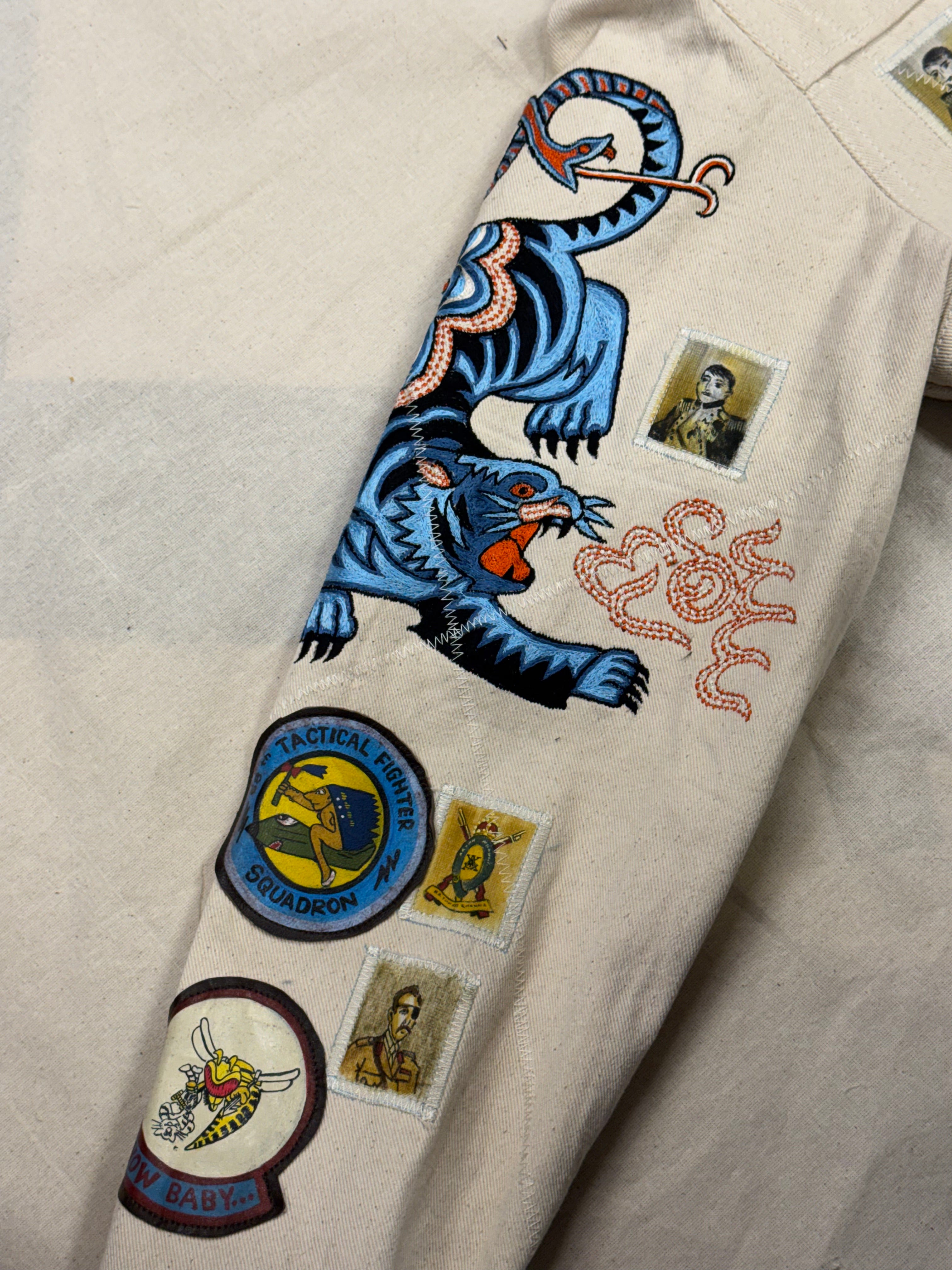 AK/PR/LOT3/JKT/047 Tribal Tiger & Dragon Denim Bomber Trucker Jacket - OFF-WHITE