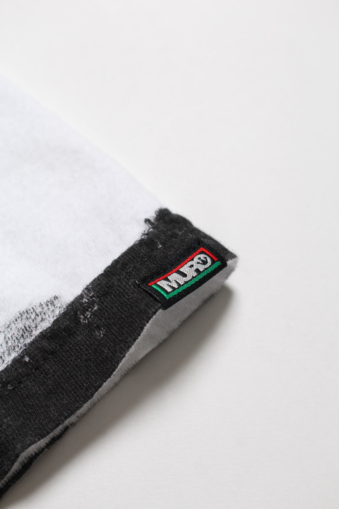 #7 VINYL TRIM TEE - WHITExBLACK