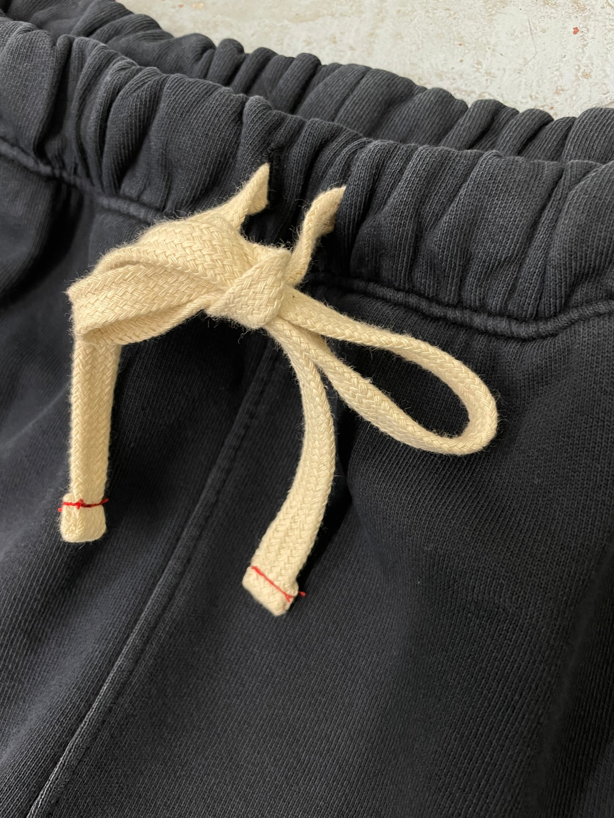 MOOJI SWEATS 02 - AGED BLACK