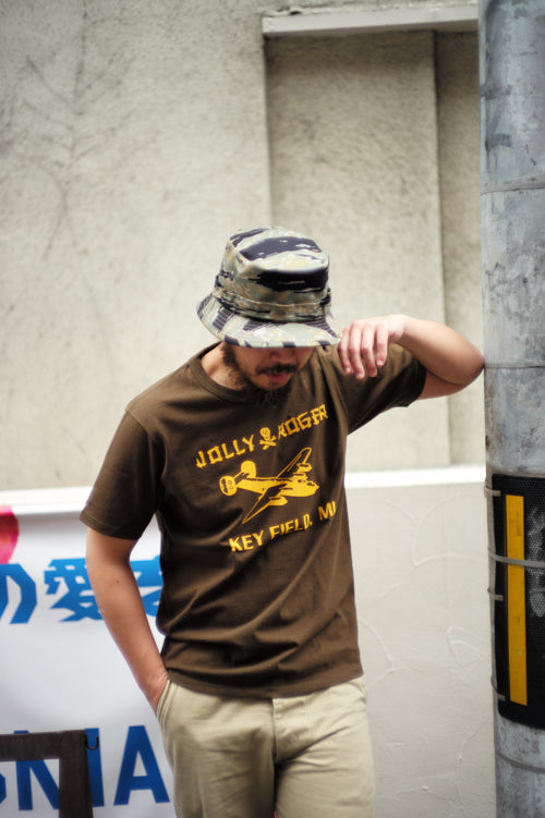 MC25003 MILITARY TEE / JOLLY ROGER KEY FIELD - OLIVE