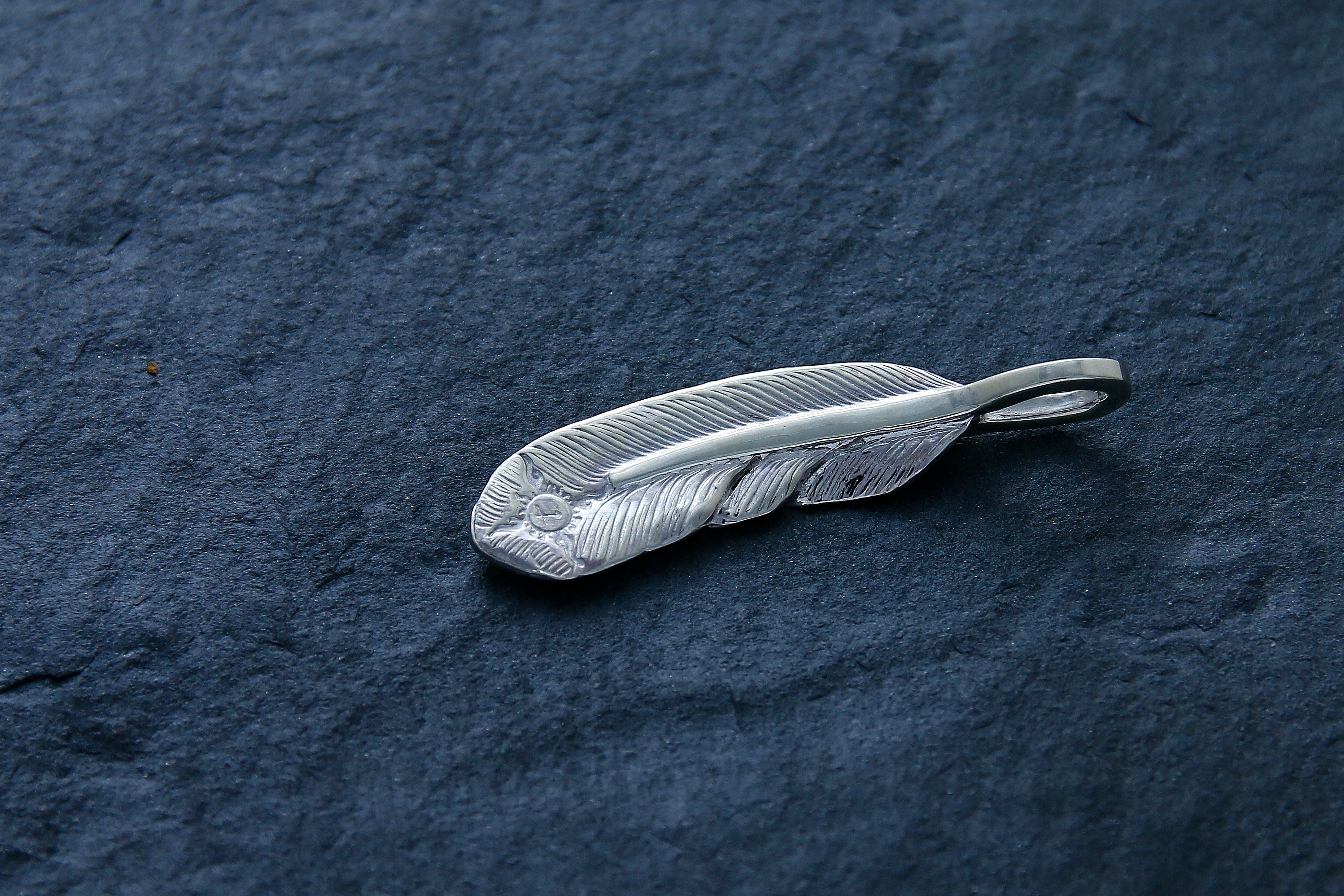 P-004L Feather (S)