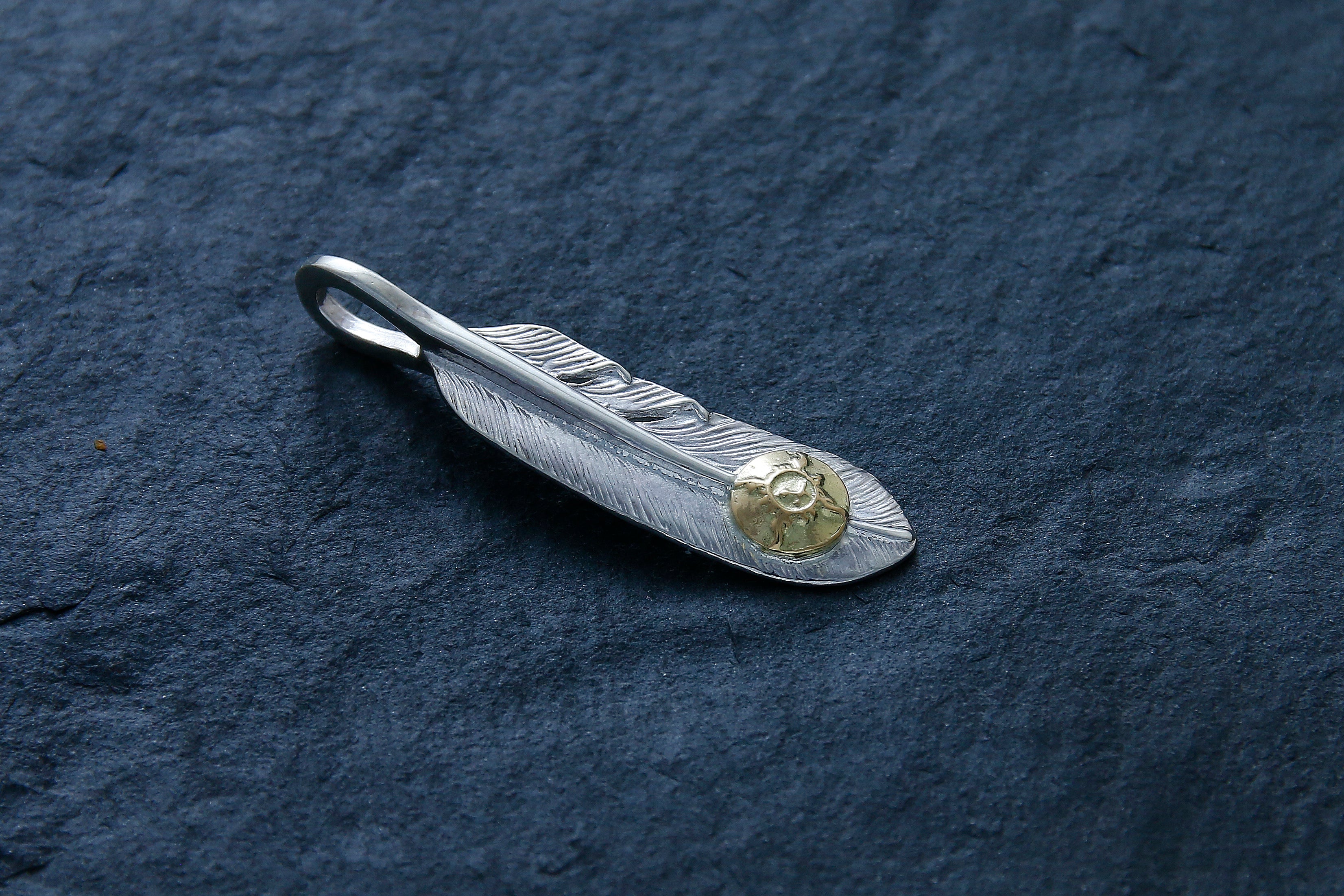 P-005R FEATHER WITH K18 (S)