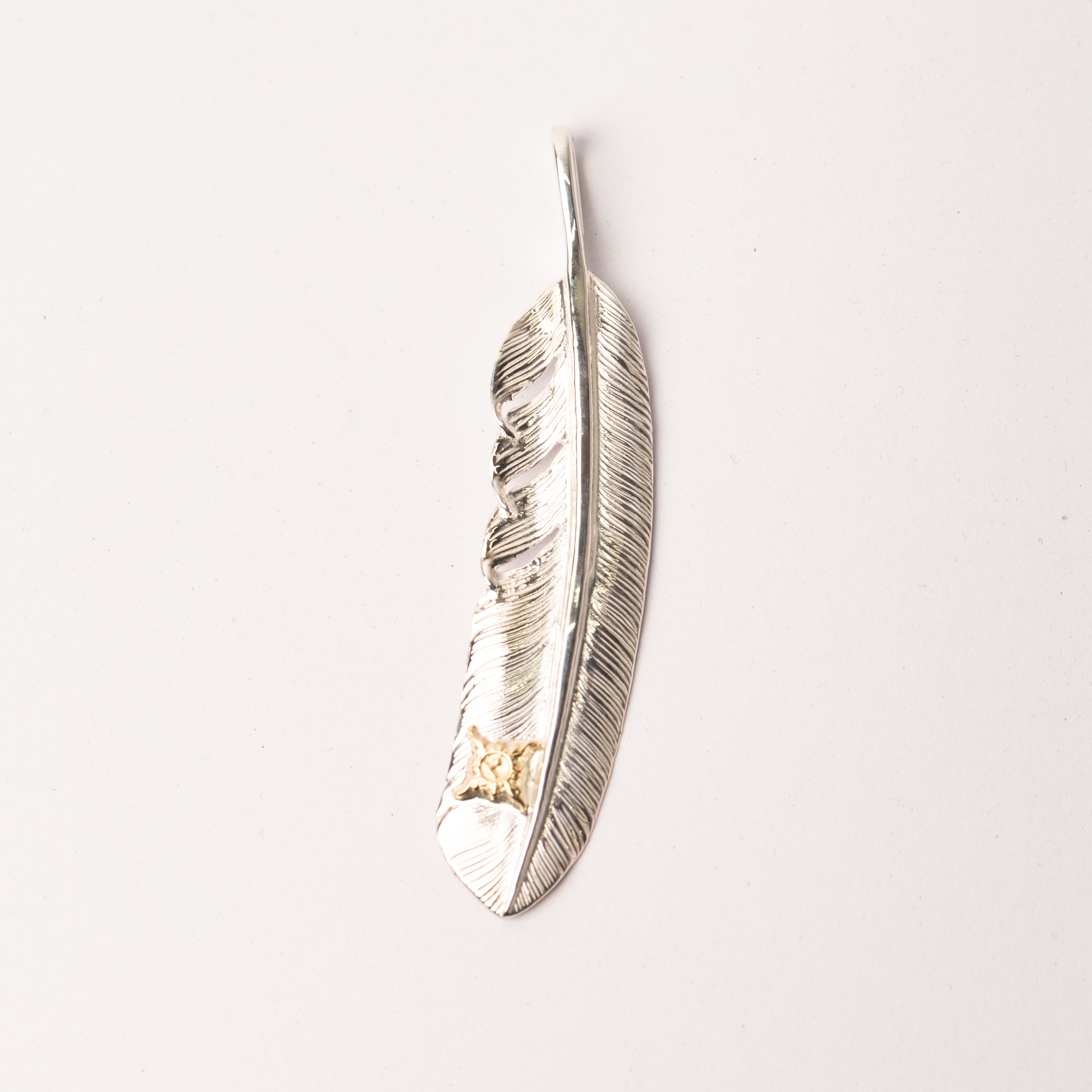P-391L K18 Feather with Watermark Mark (L)