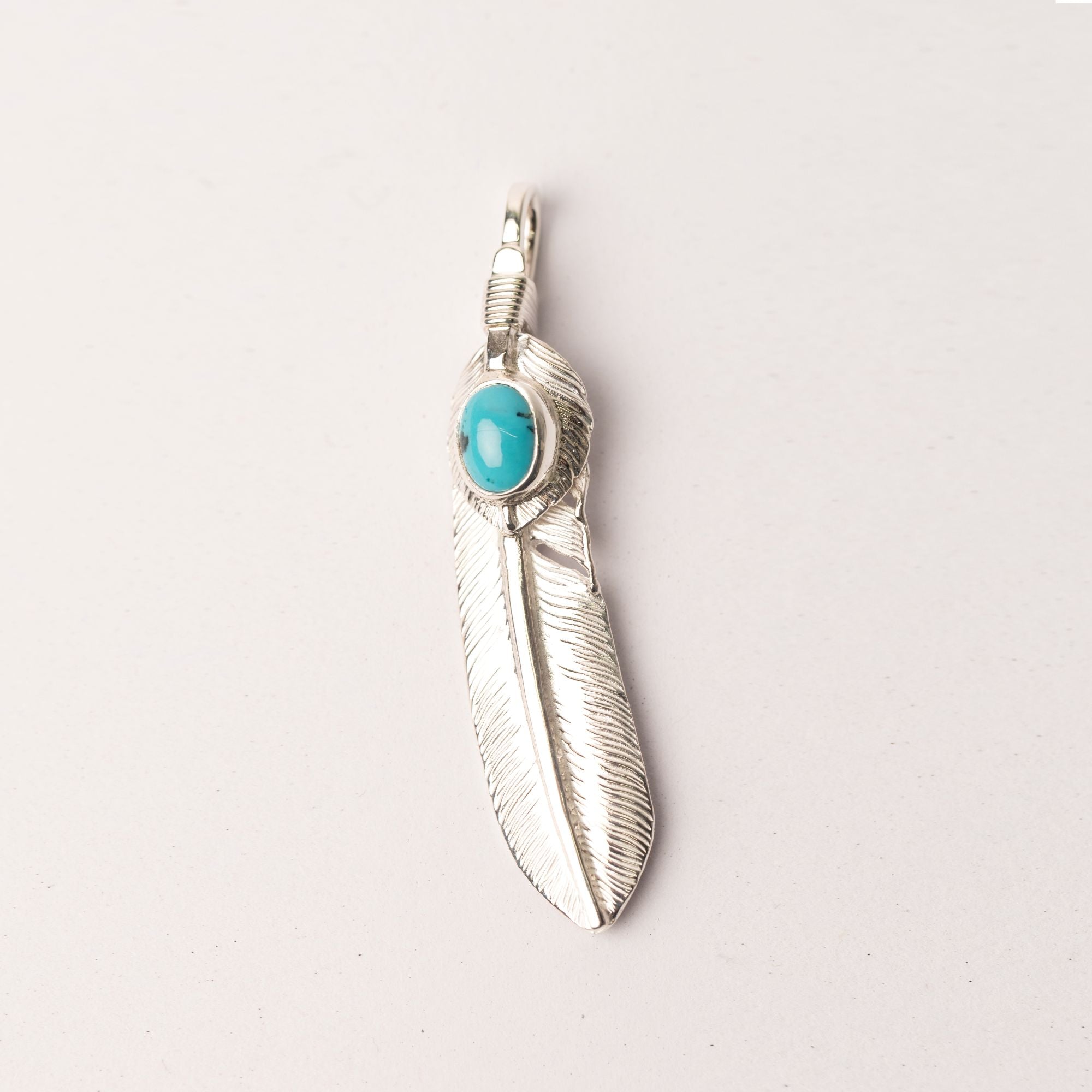 P-516R Turquoise Heart Feather Feather (M)