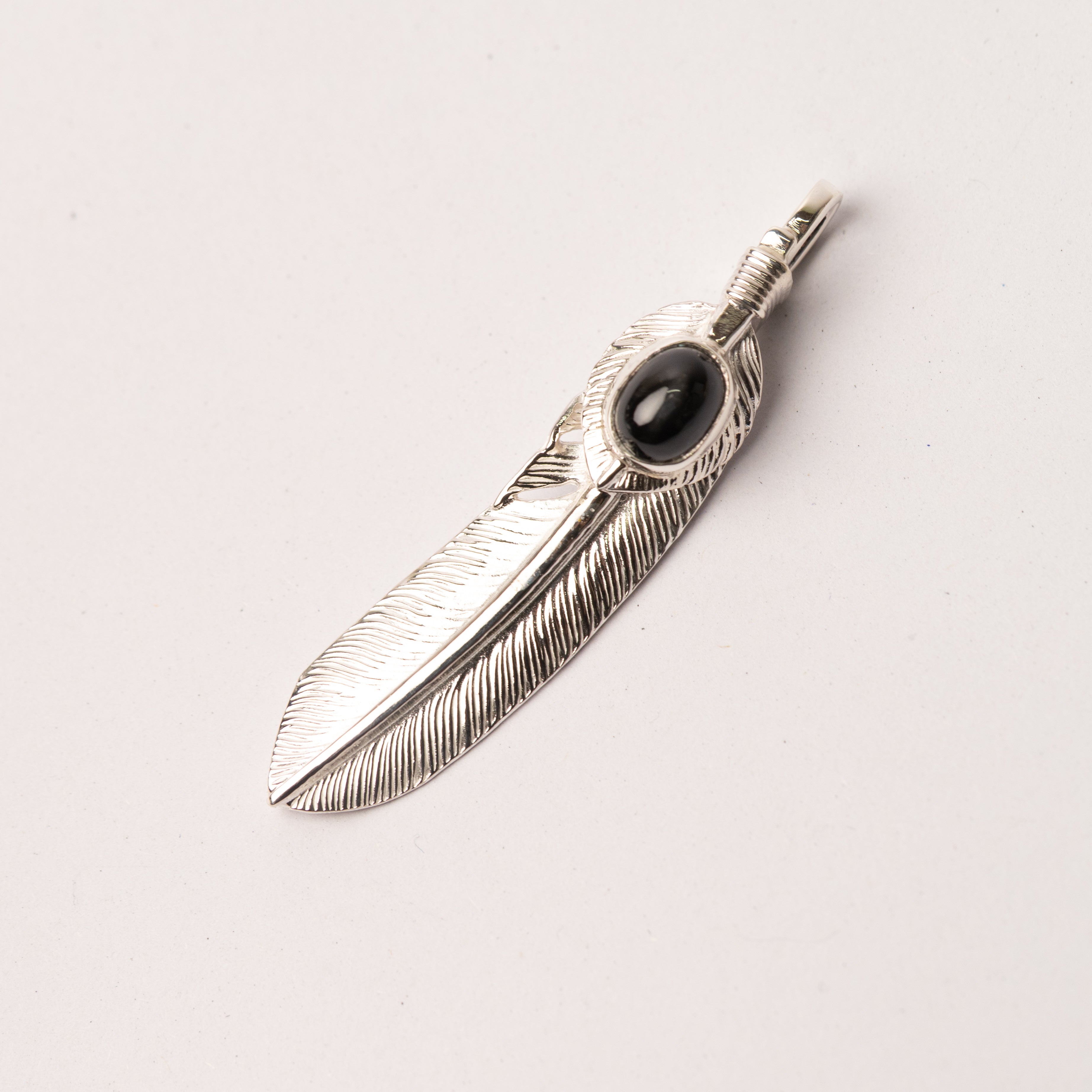 P-517L Feather with black star and heart feather (M)