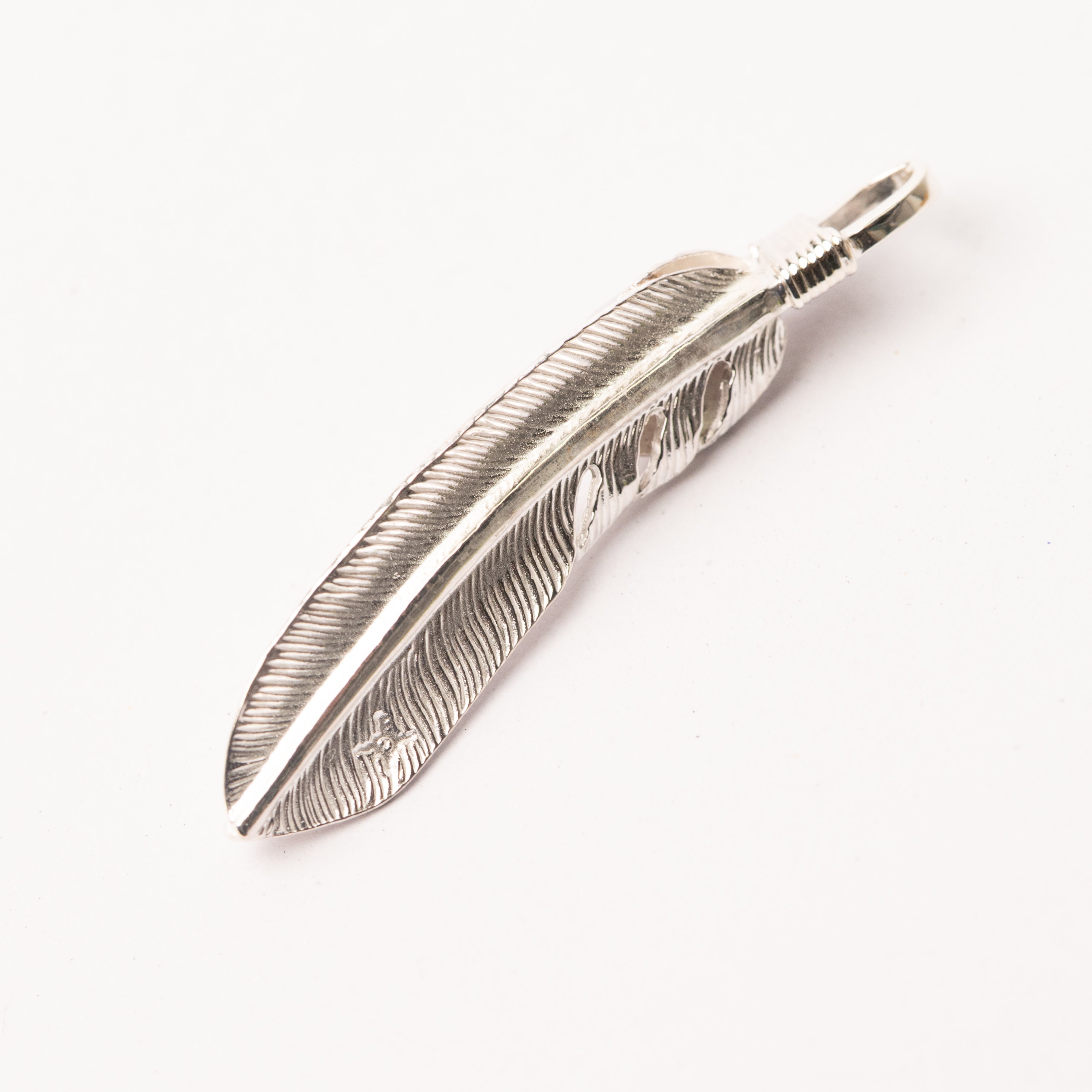 P-517L Feather with black star and heart feather (M)