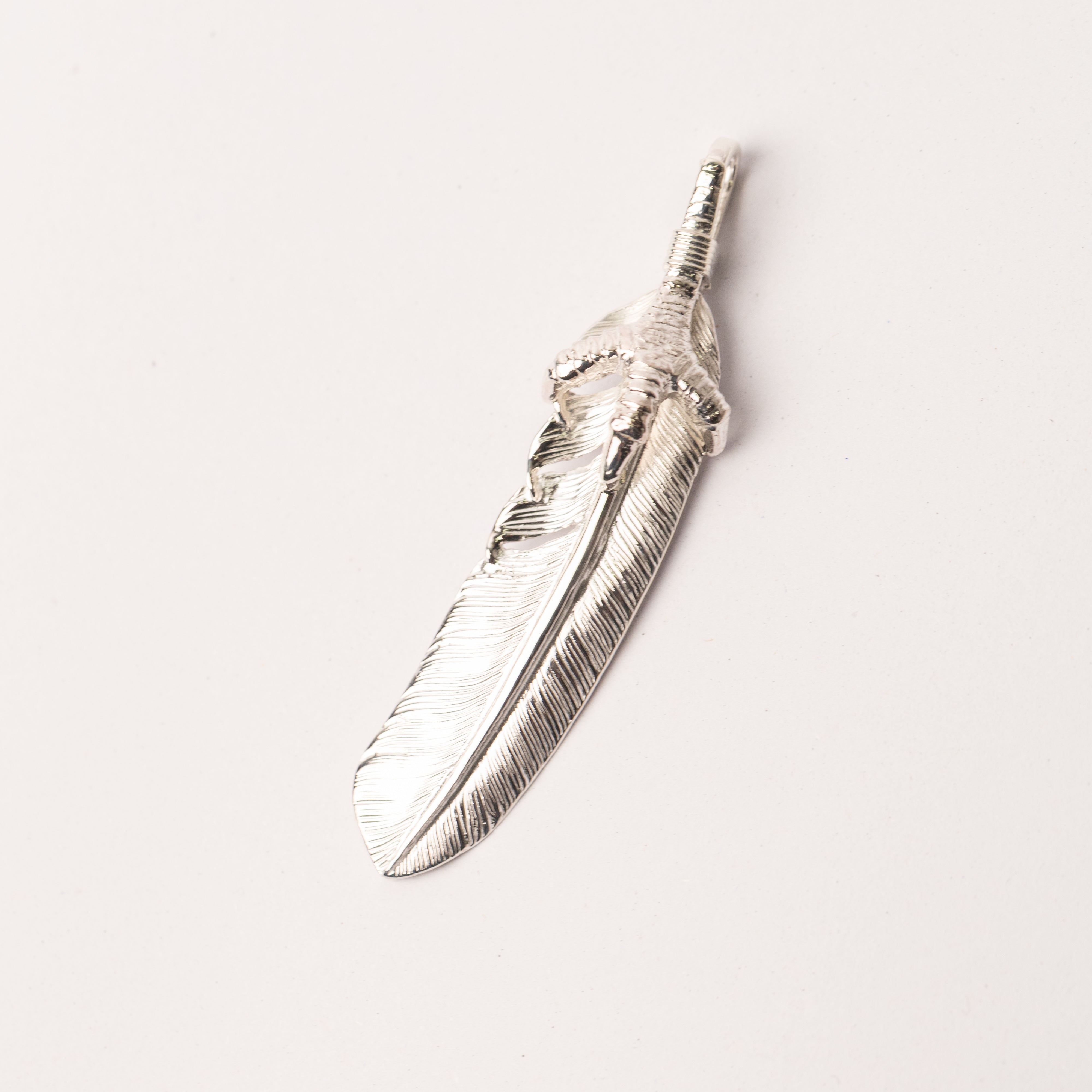 P-567L Eagle Glove with Feather (L)