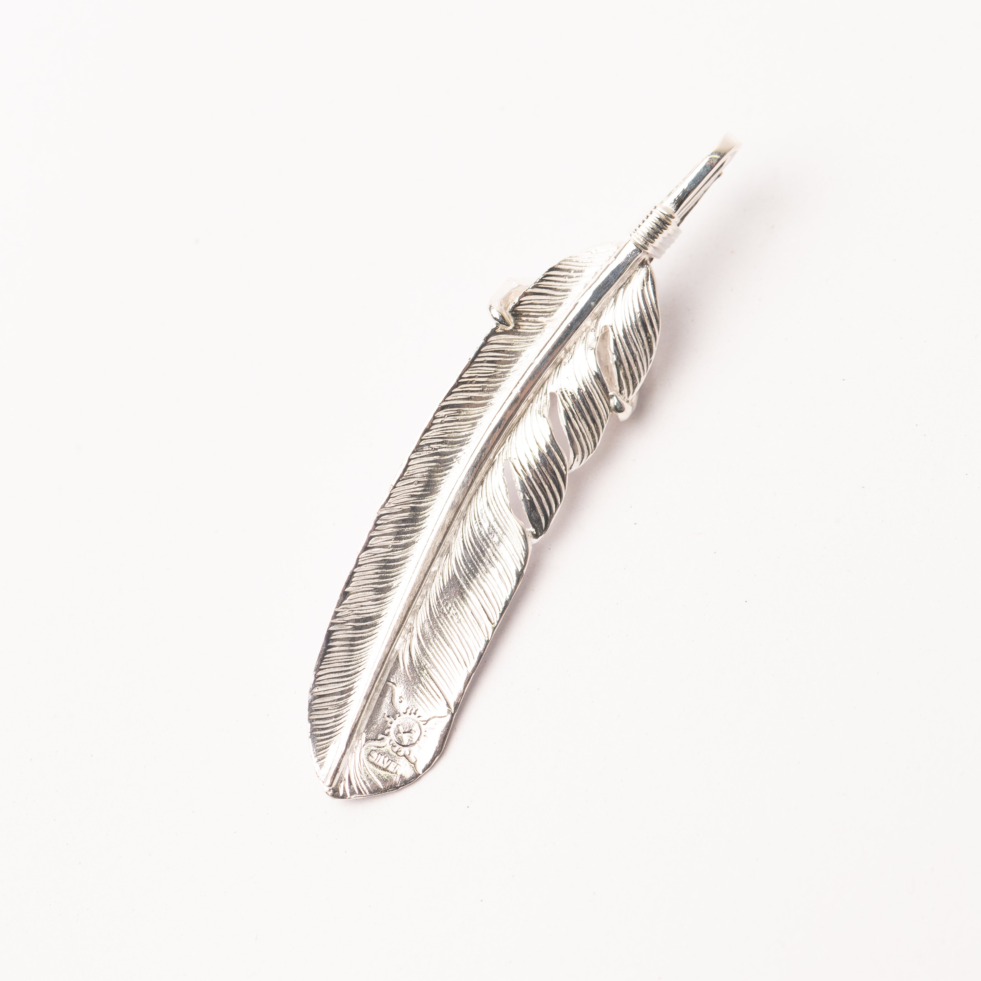 P-567L Eagle Glove with Feather (L)