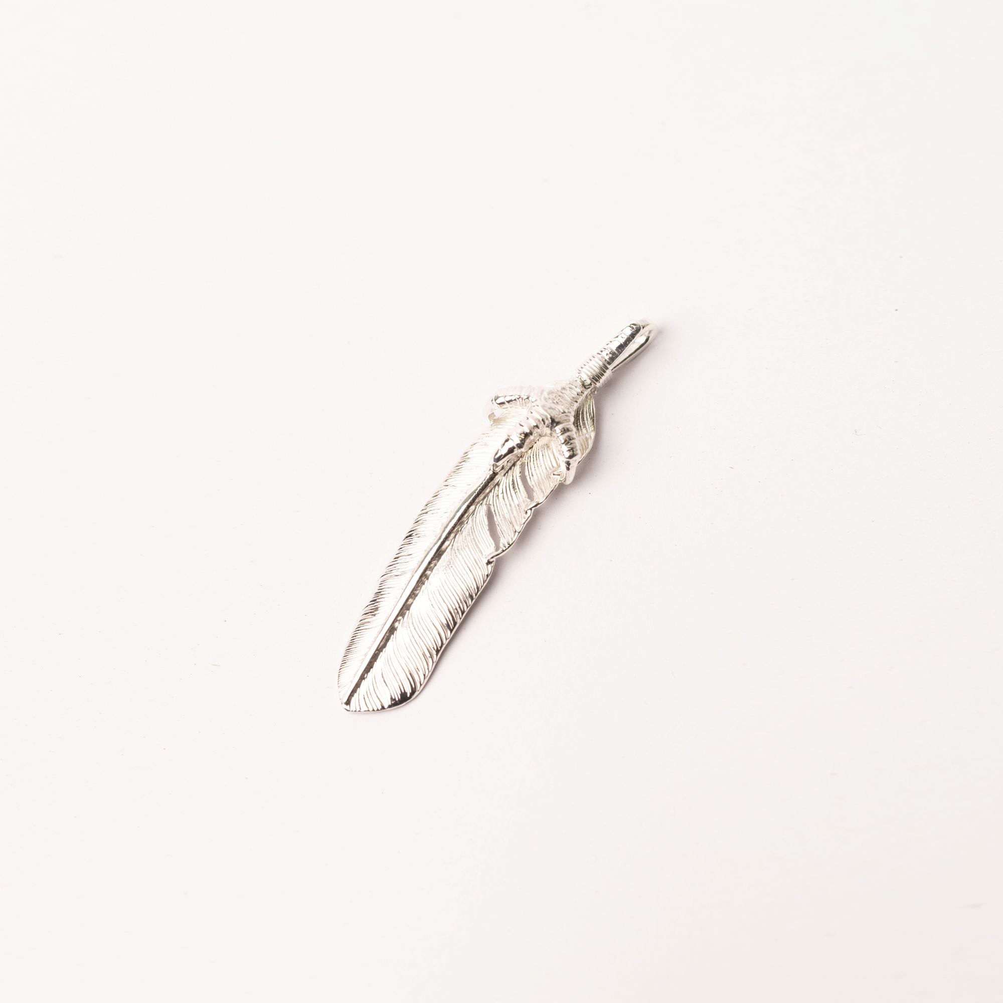 P-567R Eagle Glove with Feather (L)