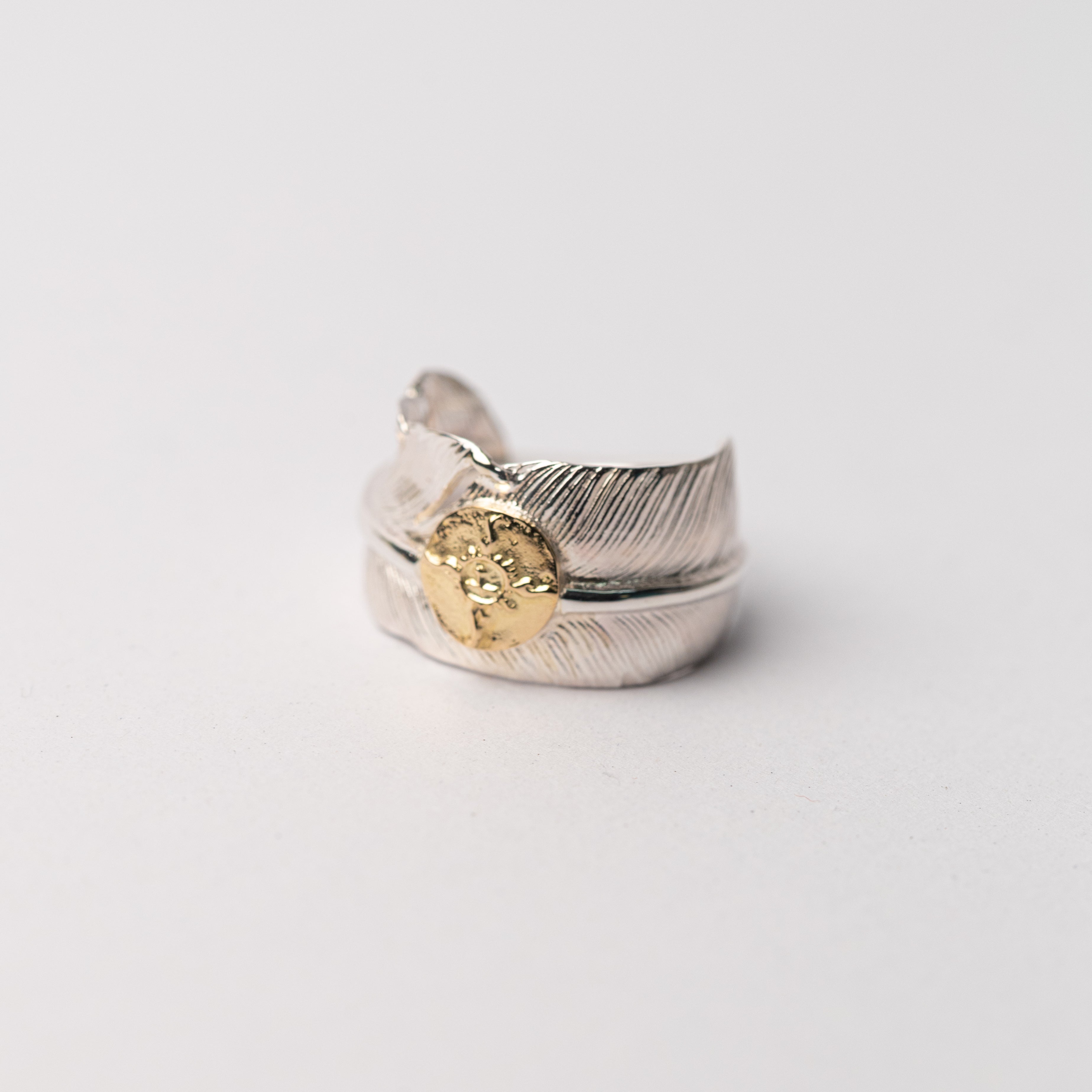 R-071 K18 feather ring (L)