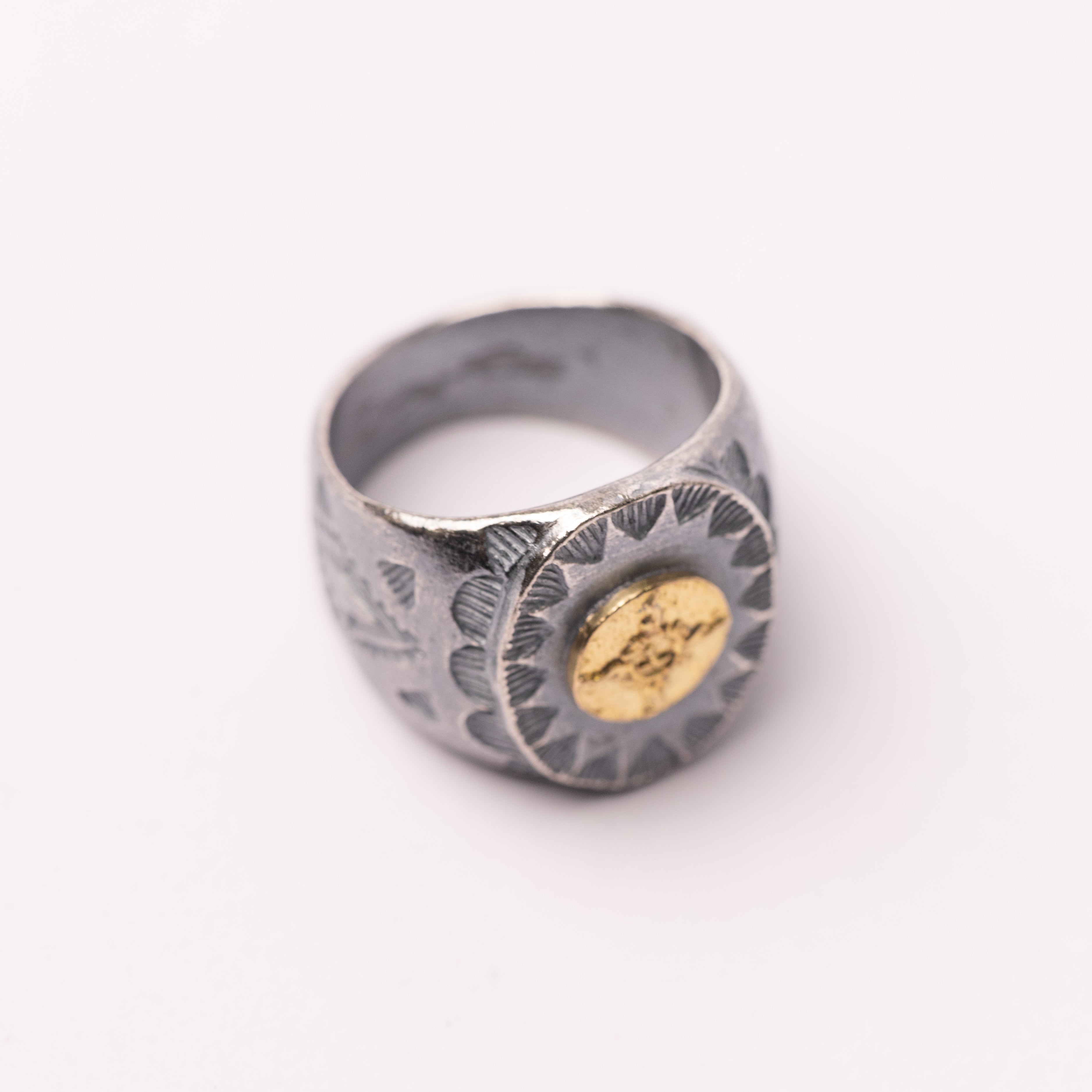 R-131 K18 VFSW Signet Ring