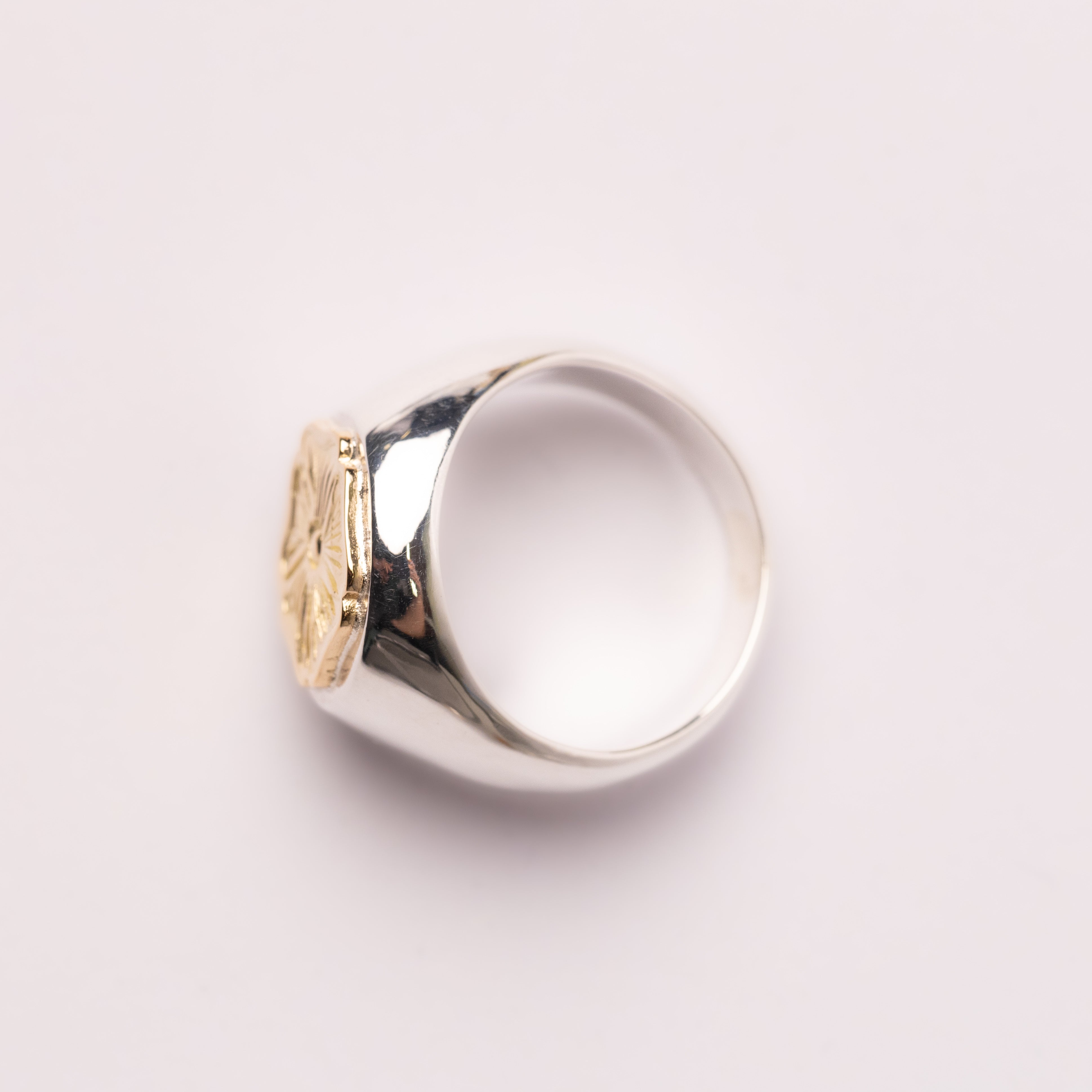 R-207 K18 Indian flower signet ring (M)