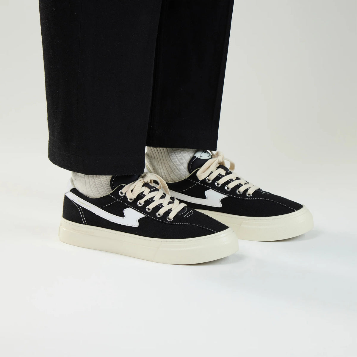 DELLOW S-STRIKE CUP CANVAS - BLACK/WHITE