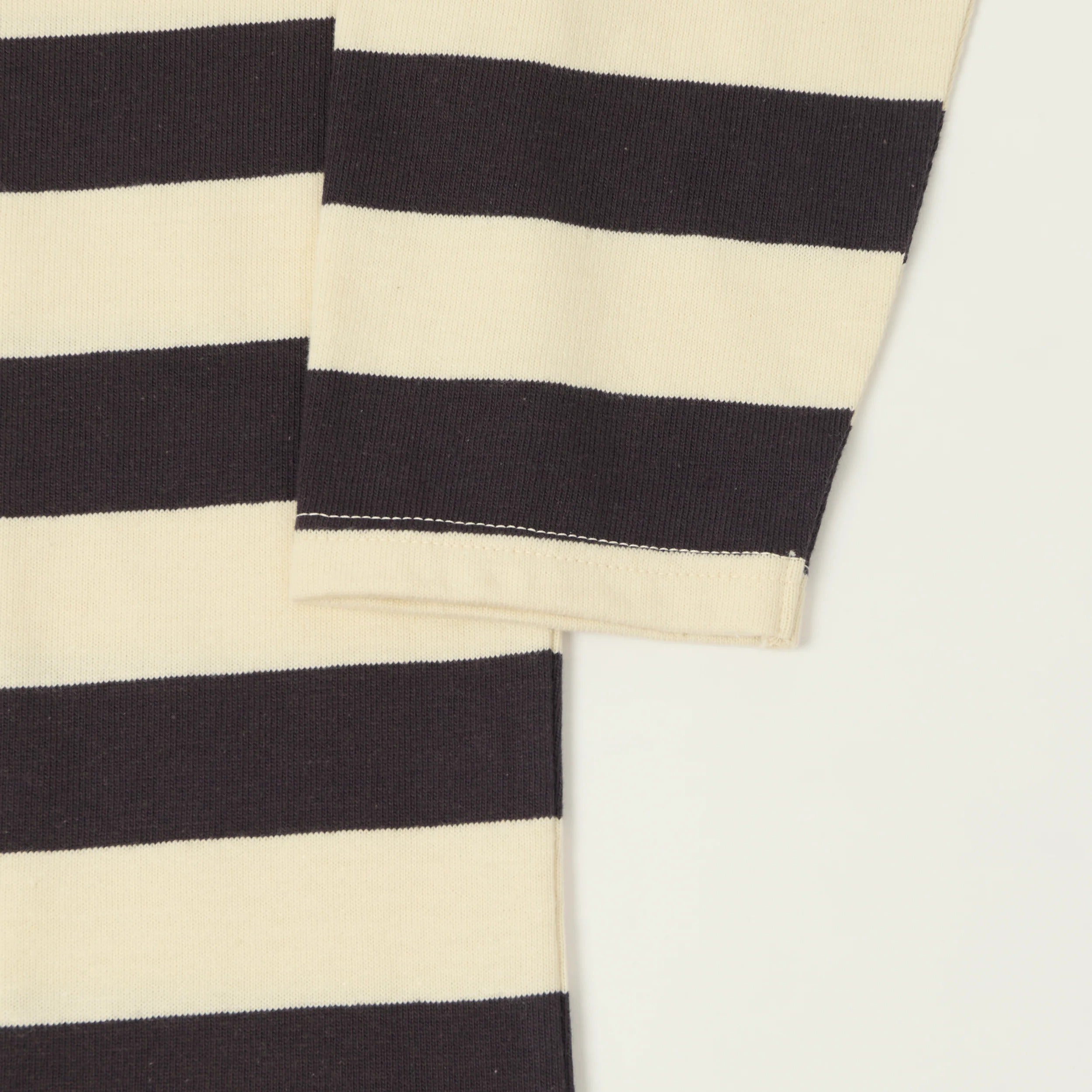 4051 7/8 SLEEVE 2-INCH BORDER TEE - BLACK/NATURAL