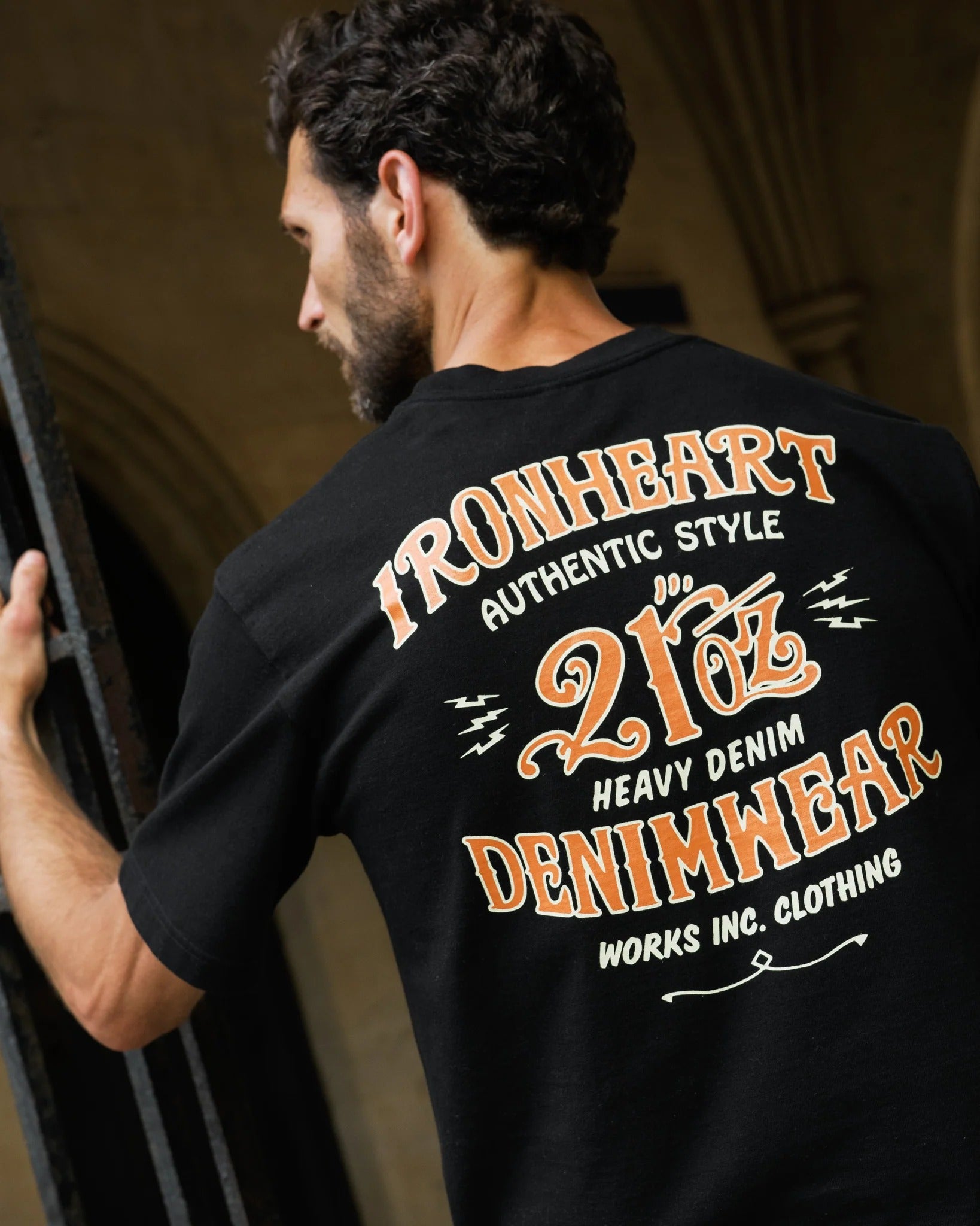 IHT-2603-BLK 7.5OZ PRINTED LOOPWHEEL CREW NECK T-SHIRT - BLACK
