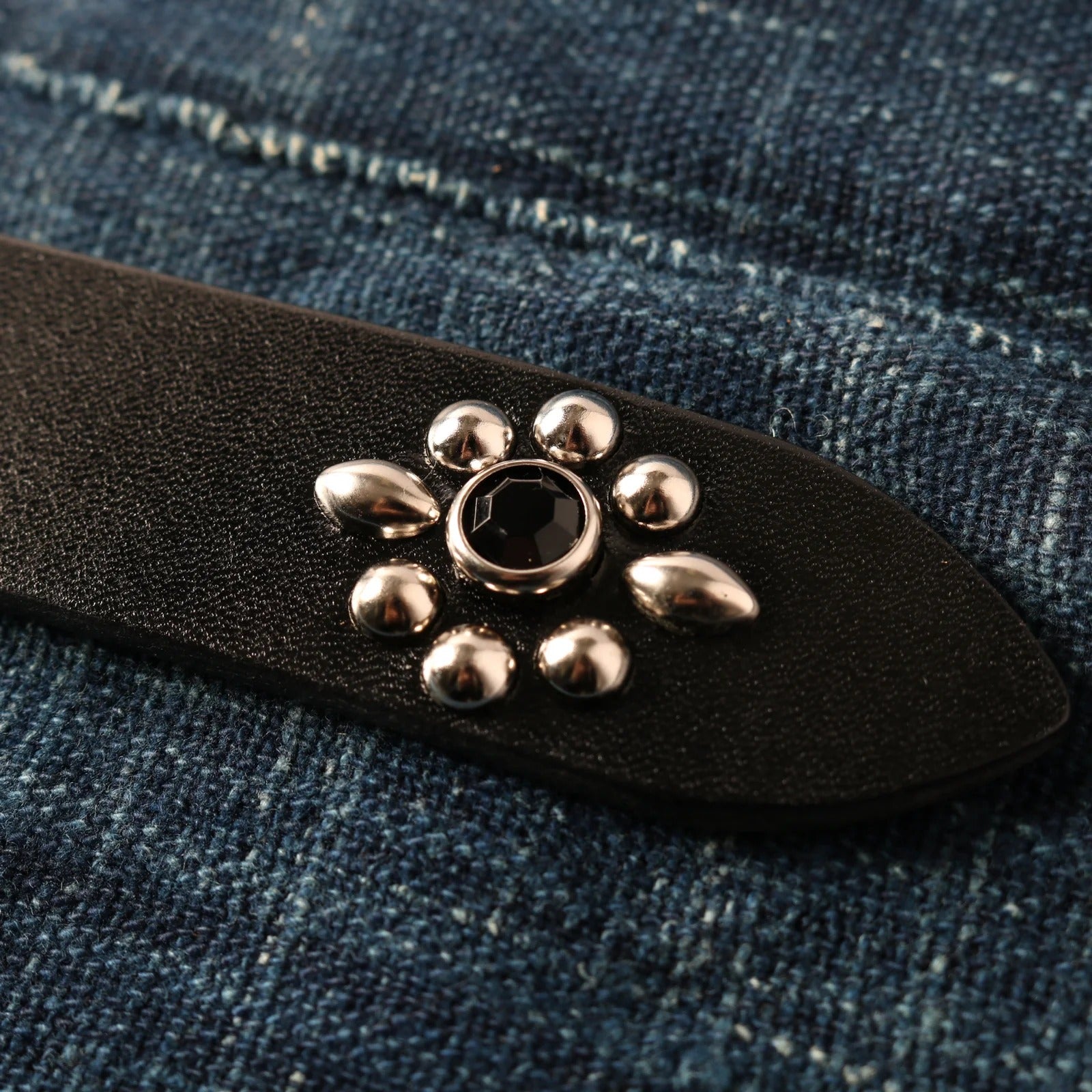 LE-4343 30mm Leather Studs Belt (Summer Oil Leather) - BLACK