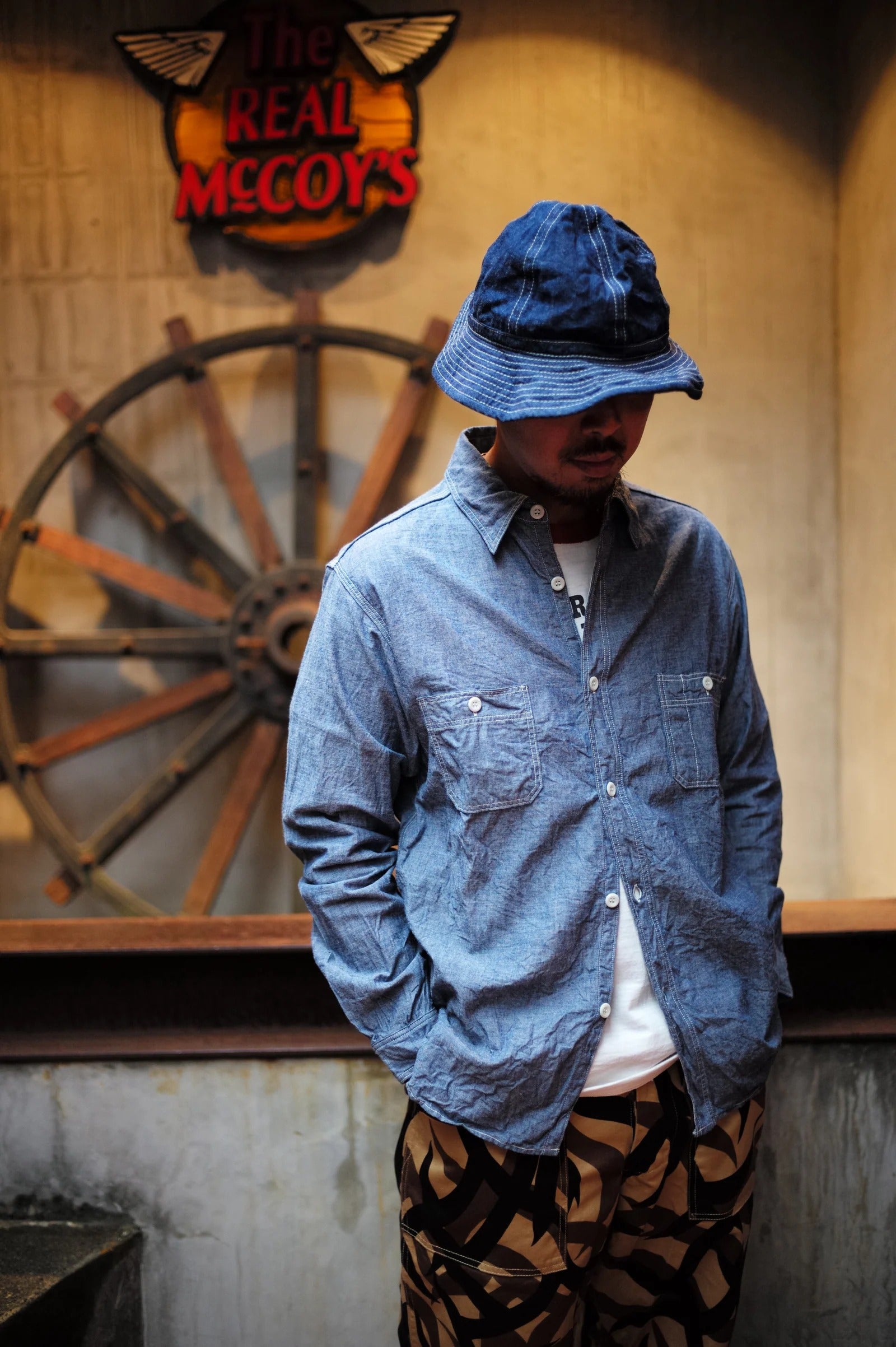 MS25104 8HU CHAMBRAY SERVICEMAN WORK SHIRT - LIGHT BLUE